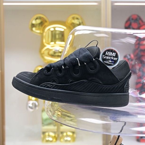 Lanvin  Curb