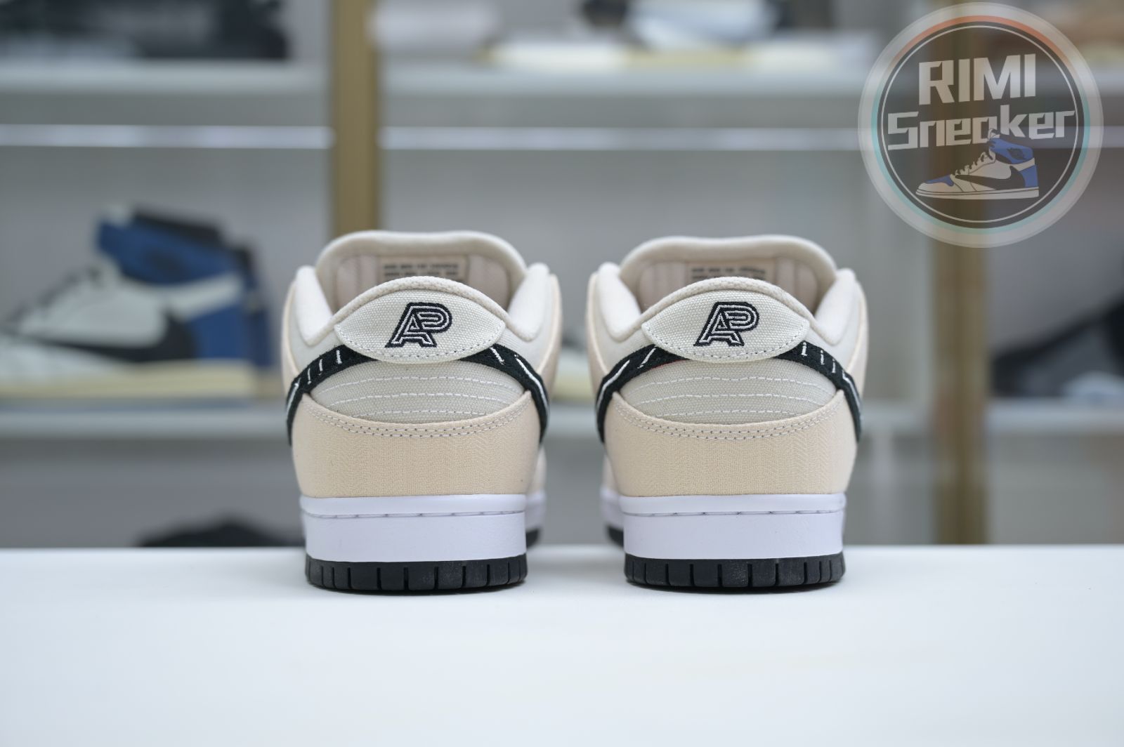 Albino & Preto x Nike Dunk SB Low Pro