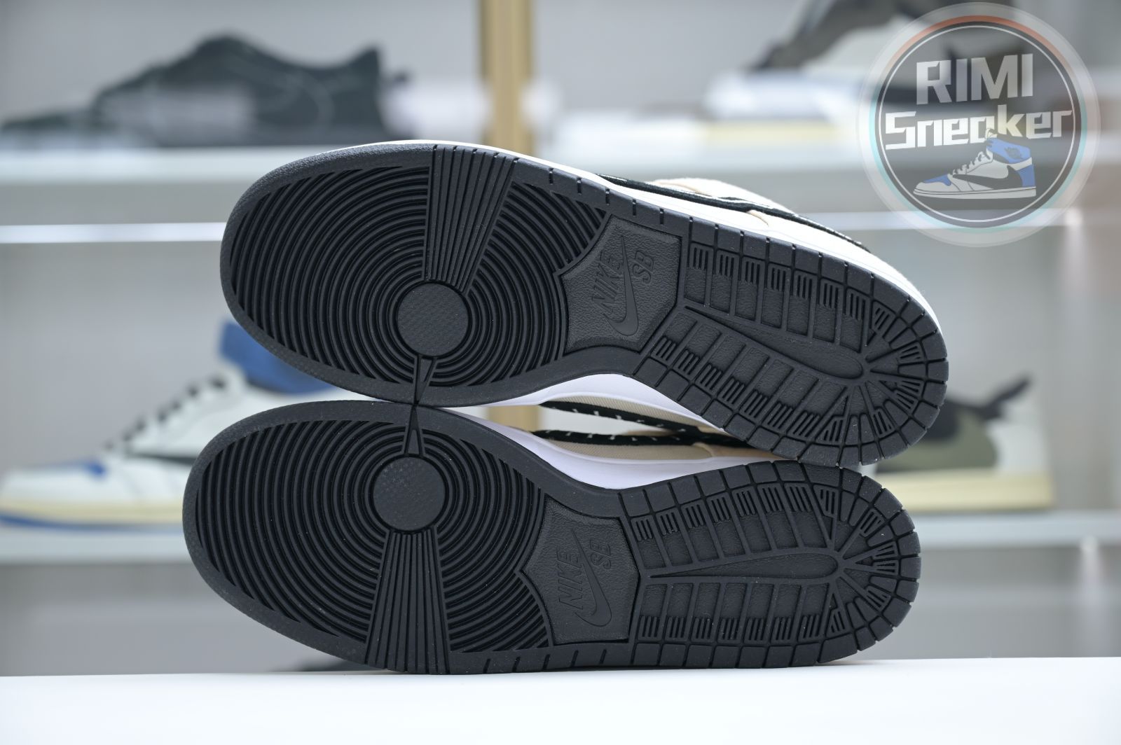 Albino & Preto x Nike Dunk SB Low Pro