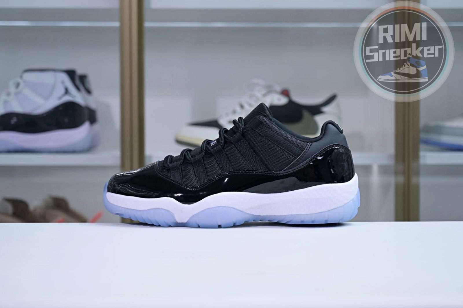 Air Jordan 11 Low