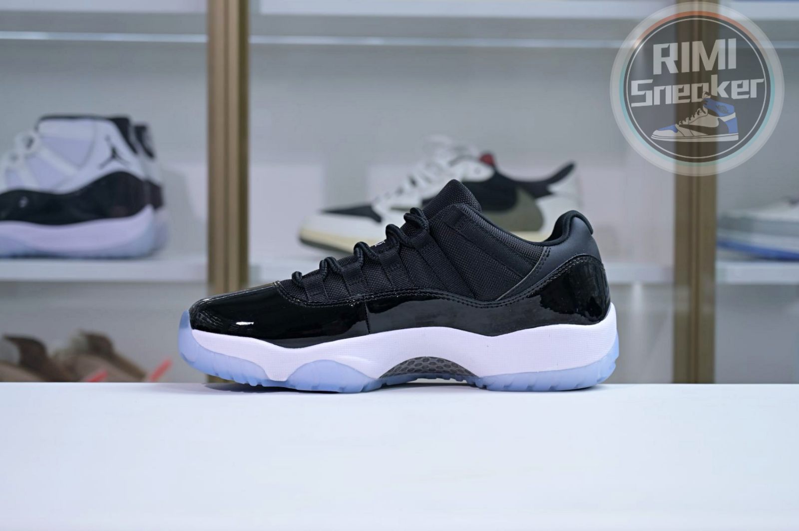 Air Jordan 11 Low