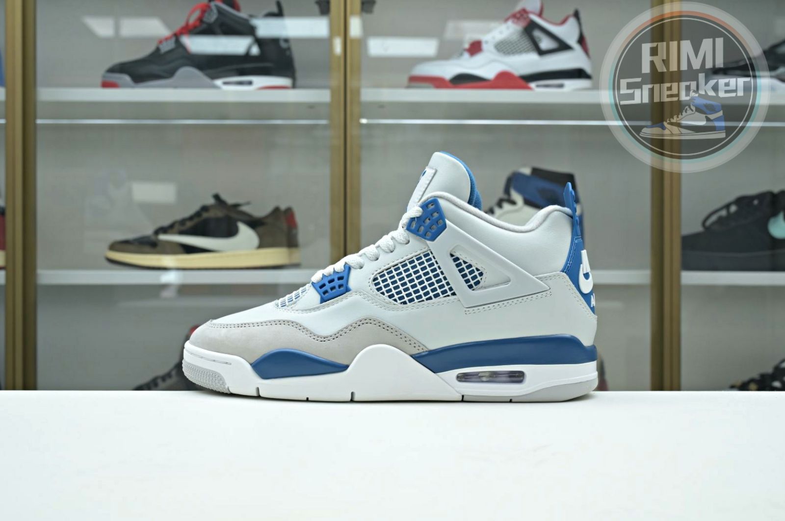 Air Jordan 4