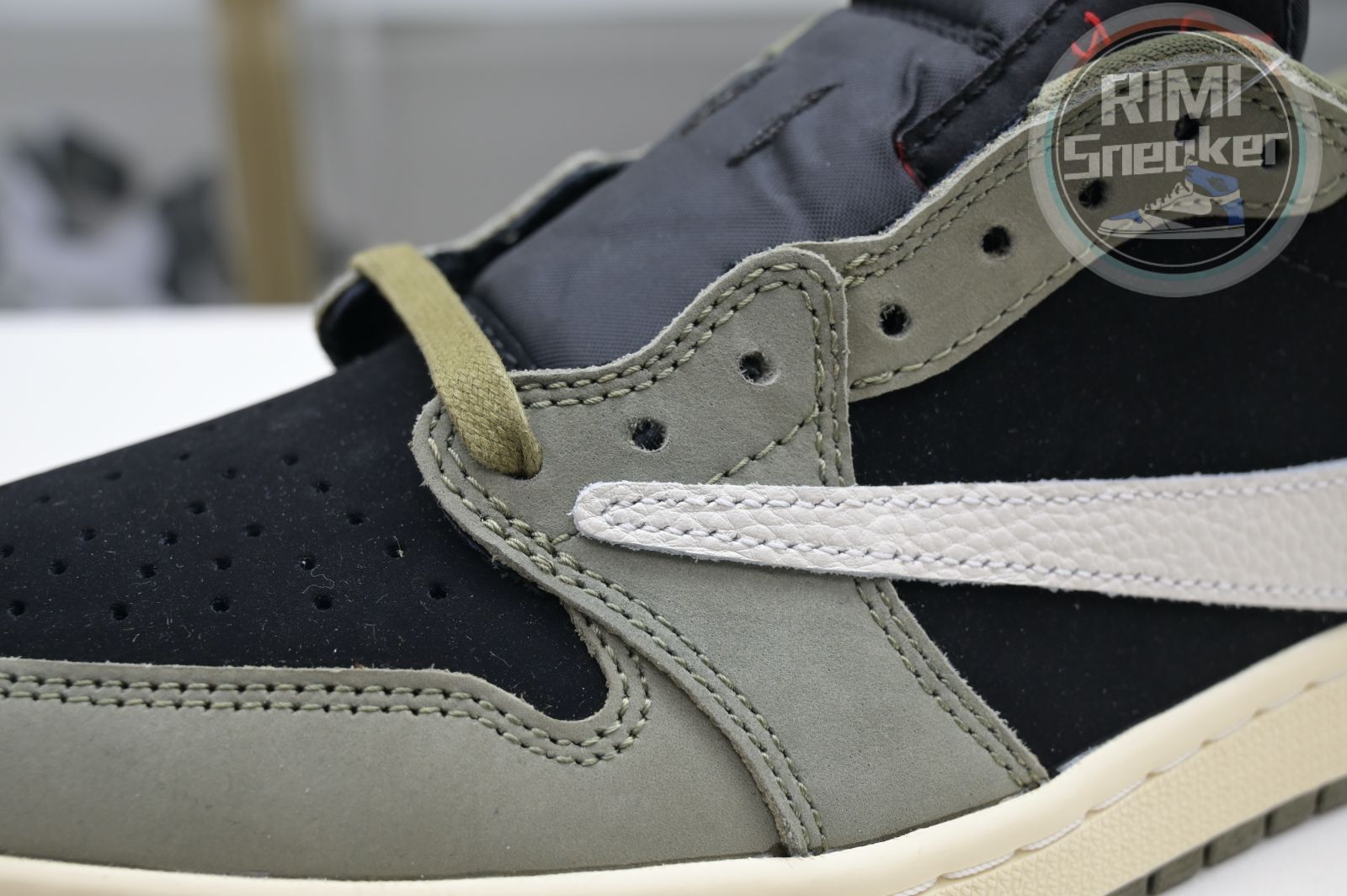 Travis Scott x Jordan Air Jordan 1 Low OG 7.0 Black Olive DM7866-002