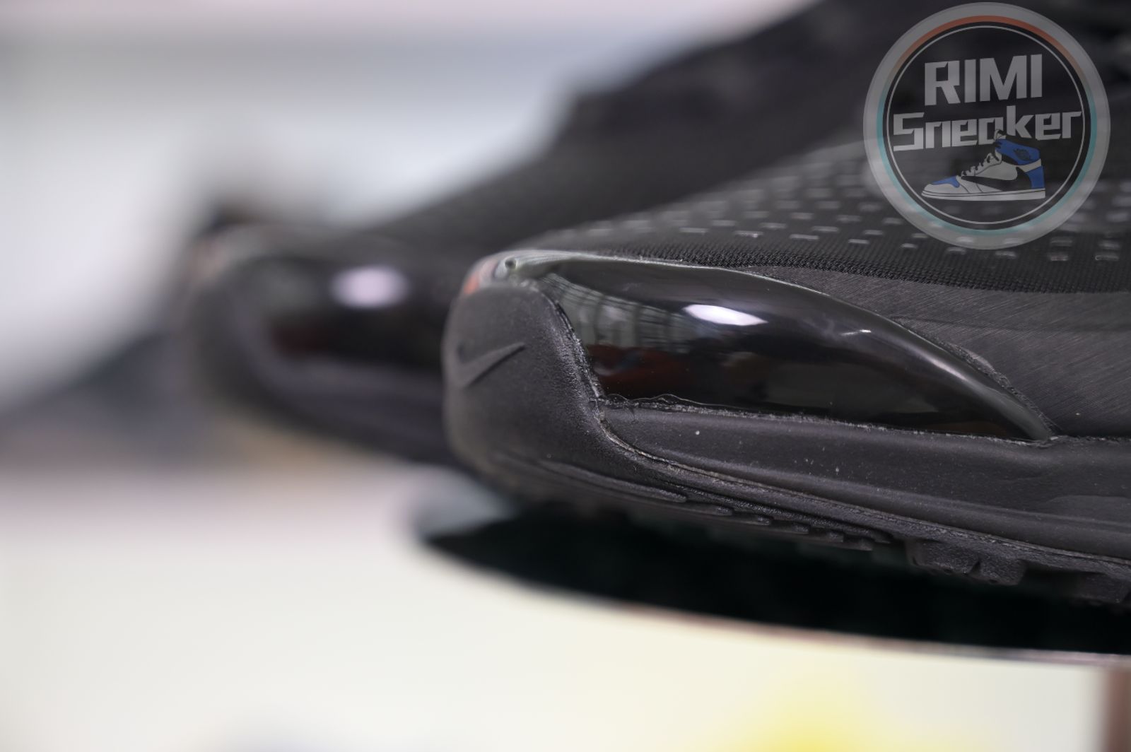 Supreme x Nike Air Max Dn
