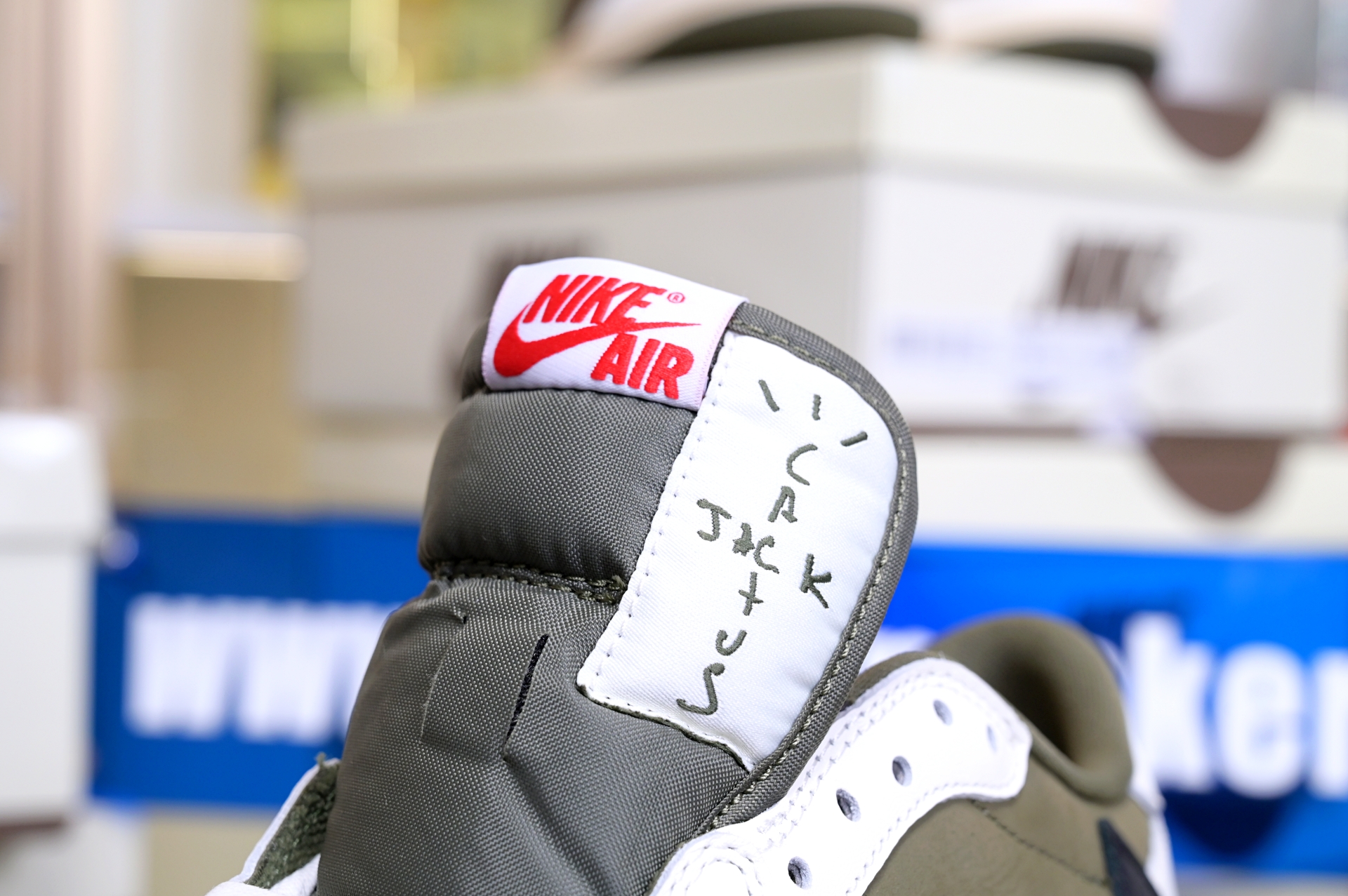 Travis Scott x Jordan Air Jordan 1 Low OG “Medium Olive”