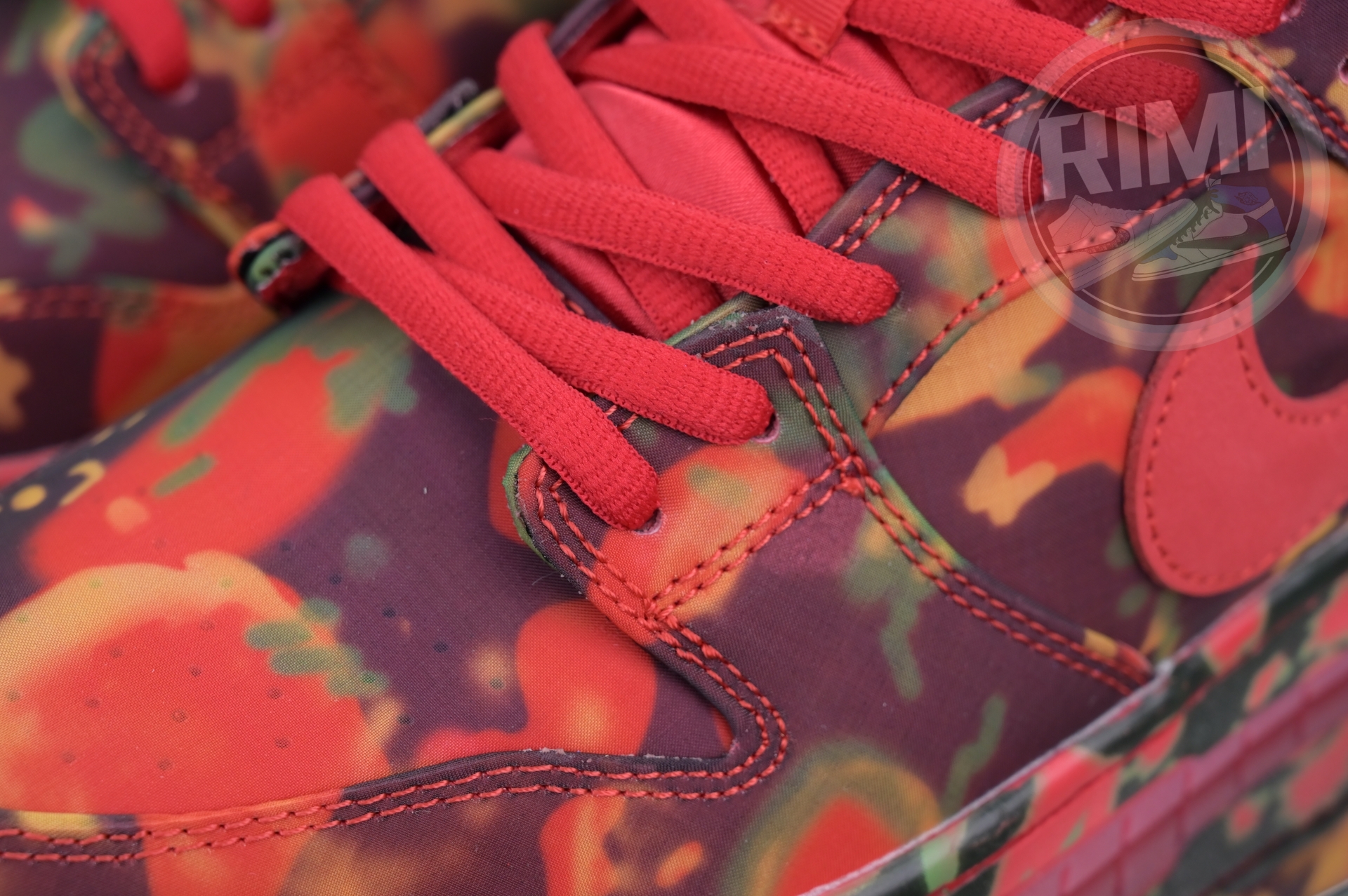 The Wizard of Oz x Nike SBDunk Low“Ruby Slipper”