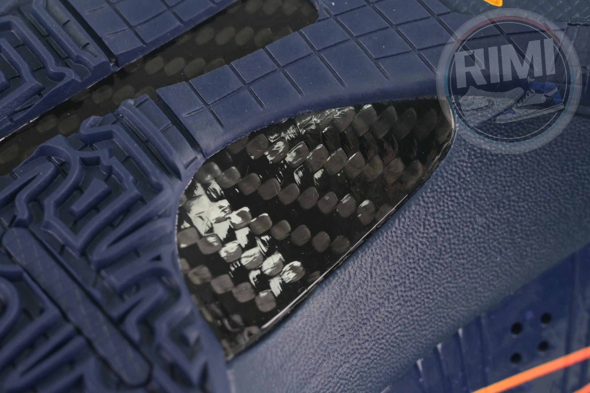 Caitlin Clark x Nike Kobe 5 Protro“Indiana Fever