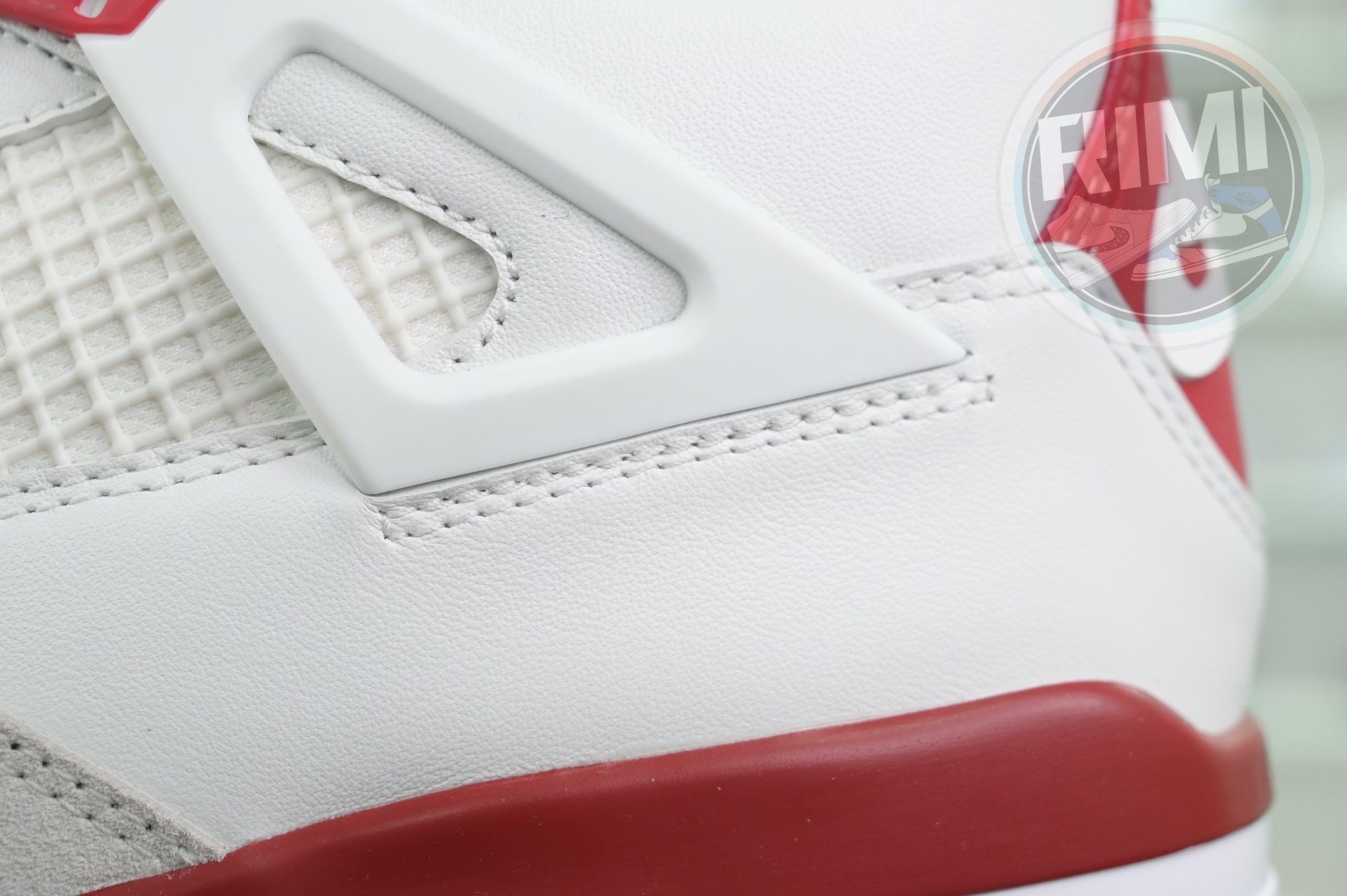Nike SB x Jordan Air Jordan4“Varsity Red”