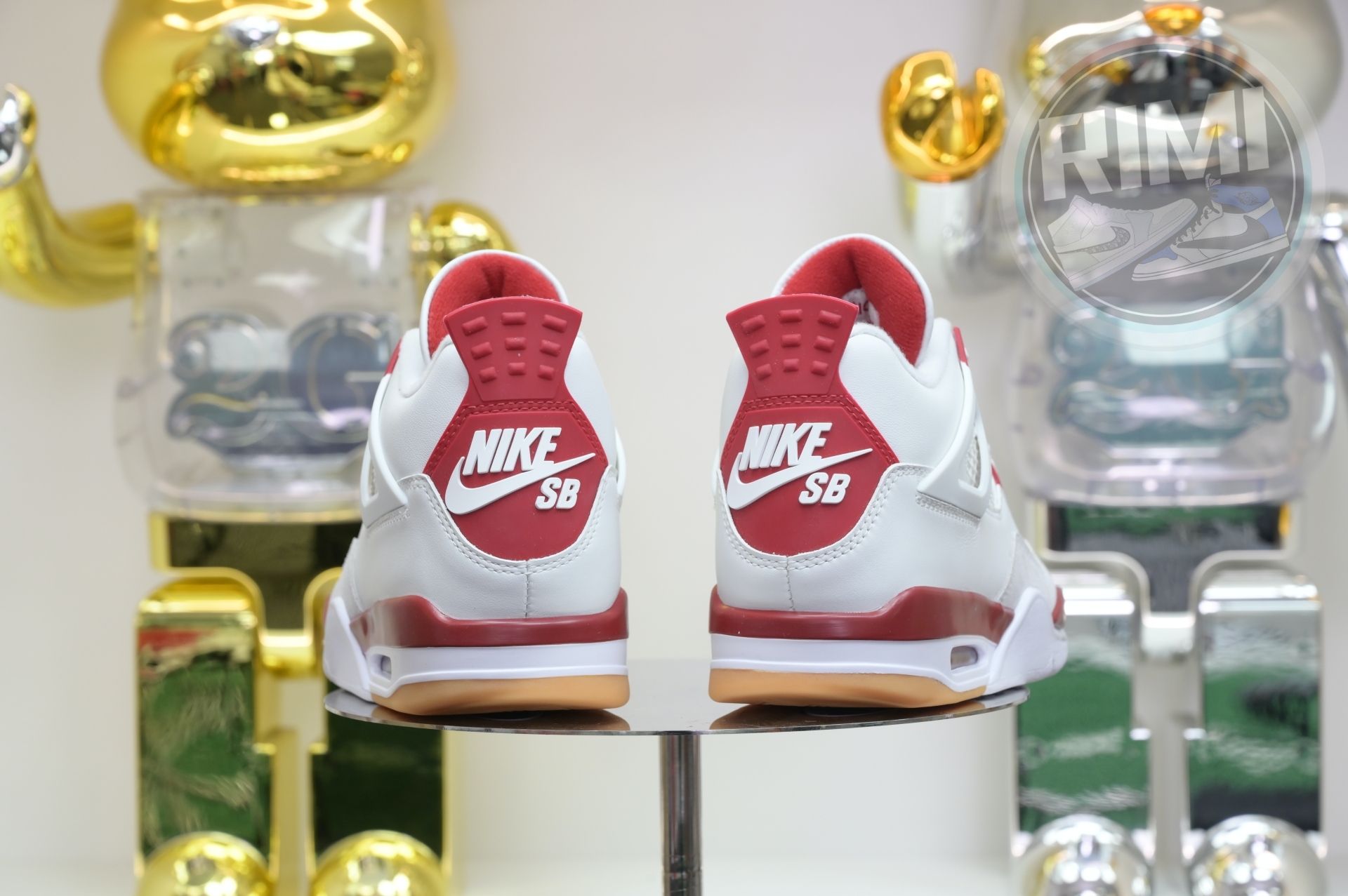 Nike SB x Jordan Air Jordan4“Varsity Red”