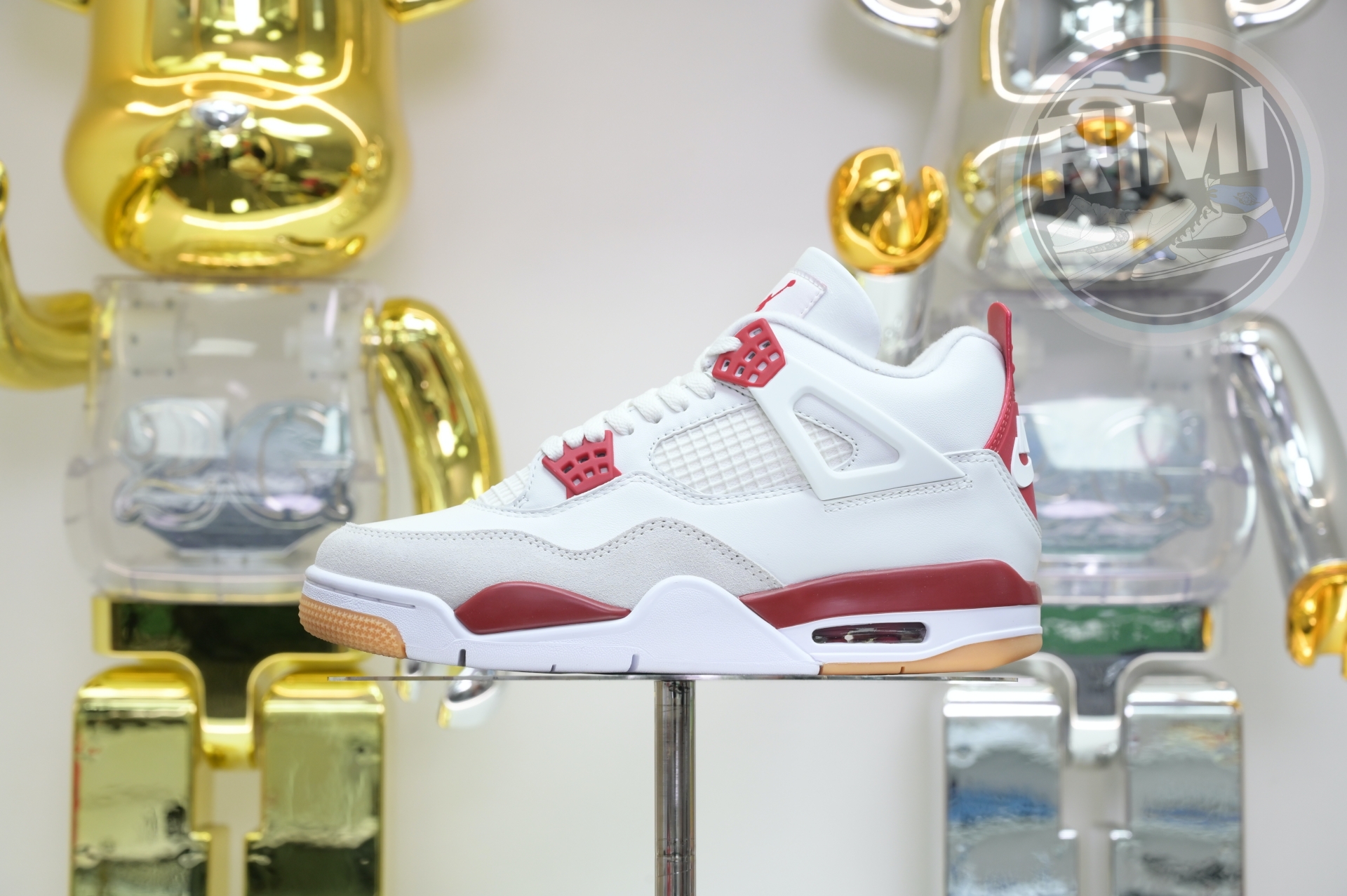 Nike SB x Jordan Air Jordan4“Varsity Red”