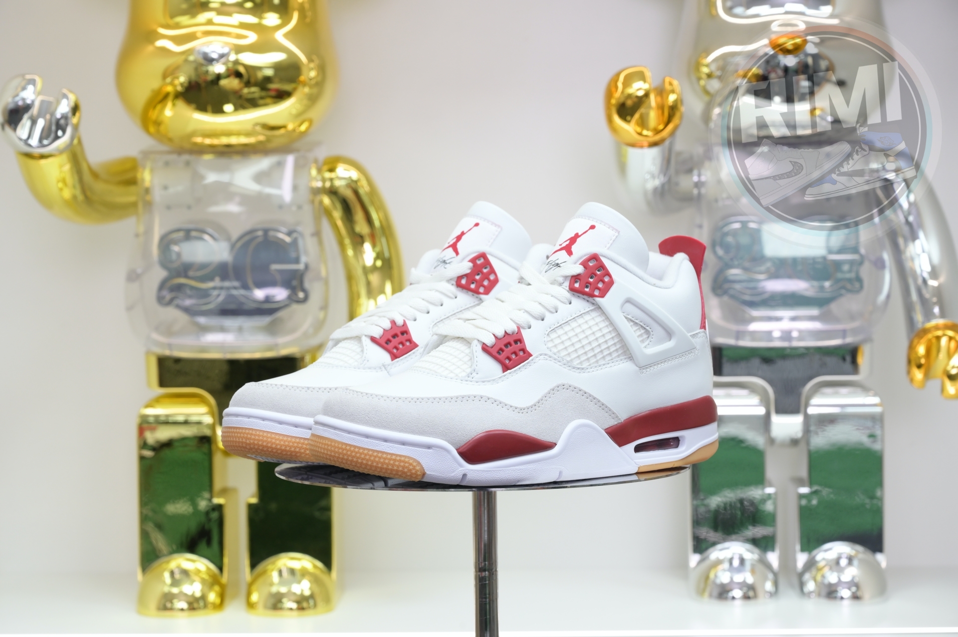 Nike SB x Jordan Air Jordan4“Varsity Red”