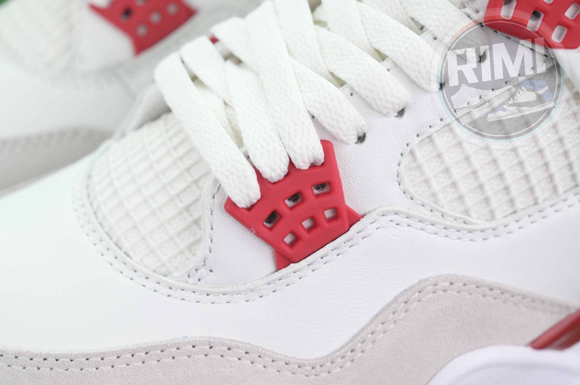 Nike SB x Jordan Air Jordan4“Varsity Red”