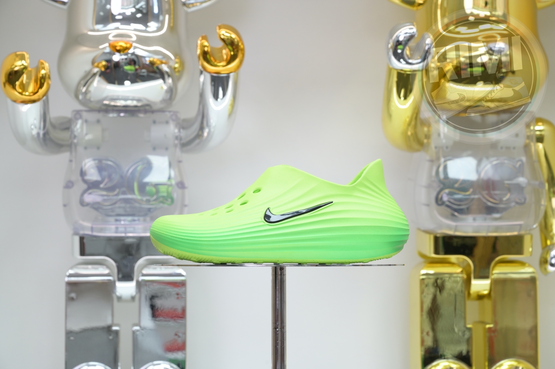 Nike ReactX Rejuven8 Green Strike  HV5060-300