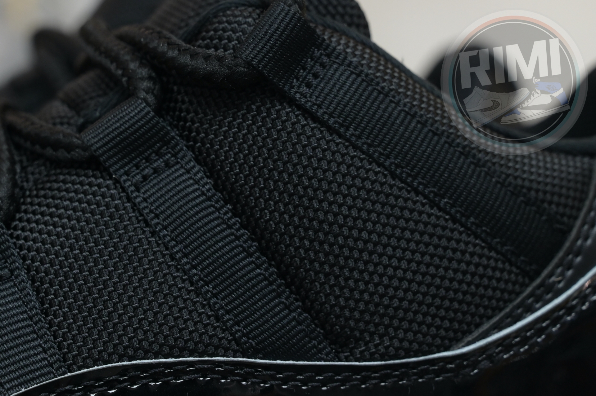 Air Jordan 11 Low“Bred” FV5104-006