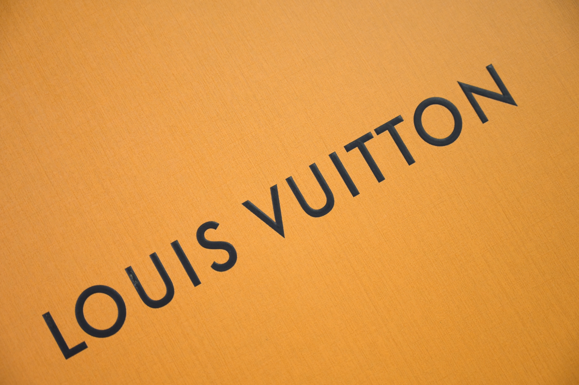 LOUIS VUITTON