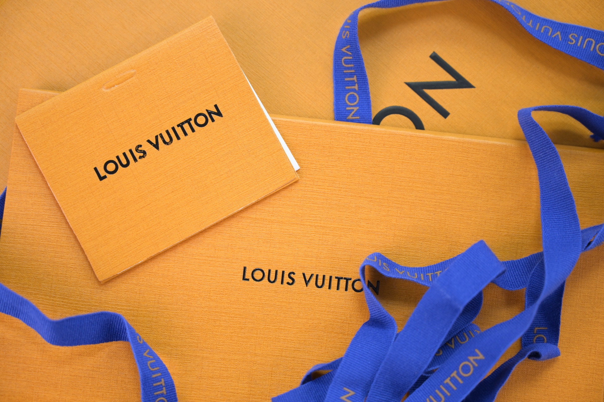 LOUIS VUITTON