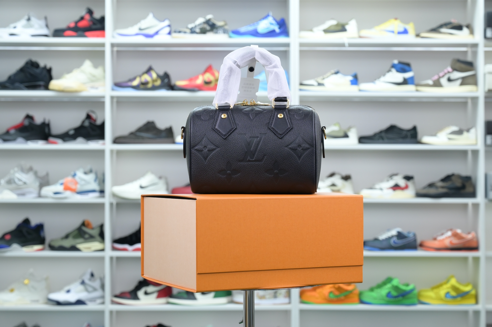 LOUIS VUITTON