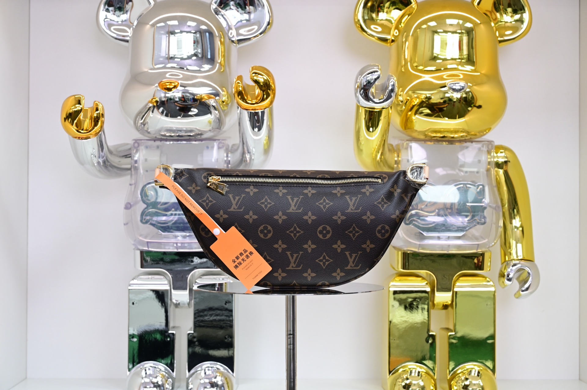 LOUIS VUITTON