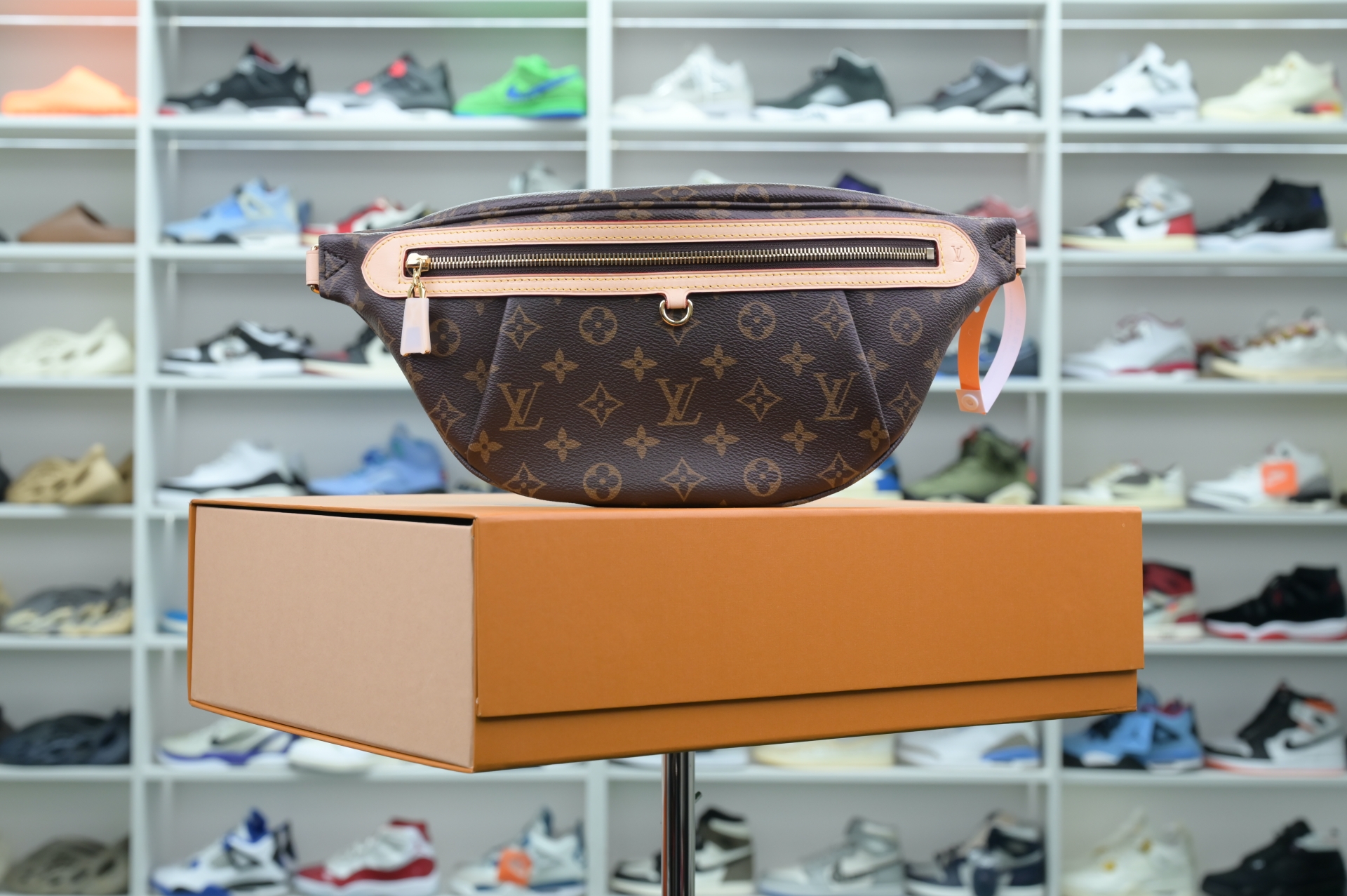 LOUIS VUITTON