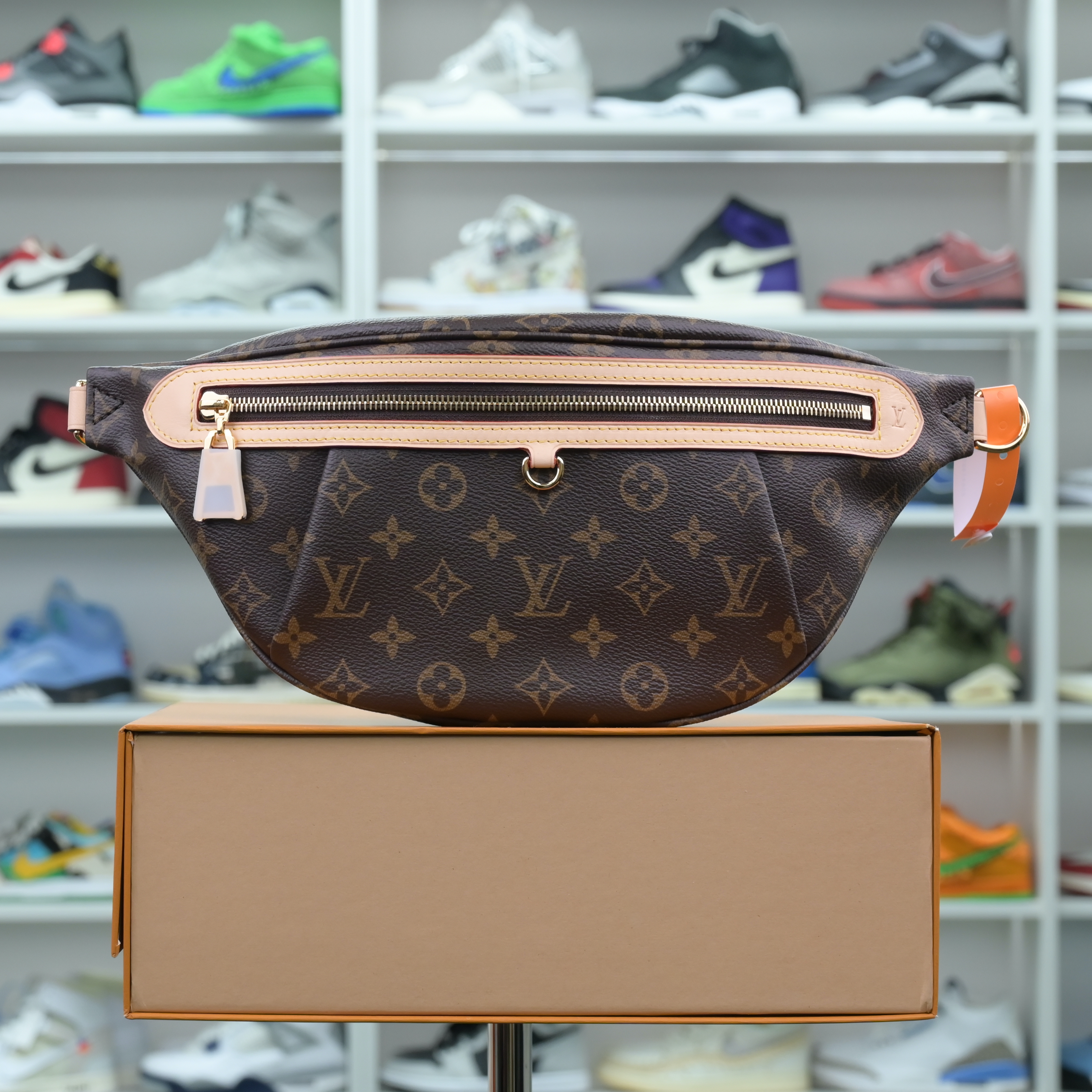 LOUIS VUITTON