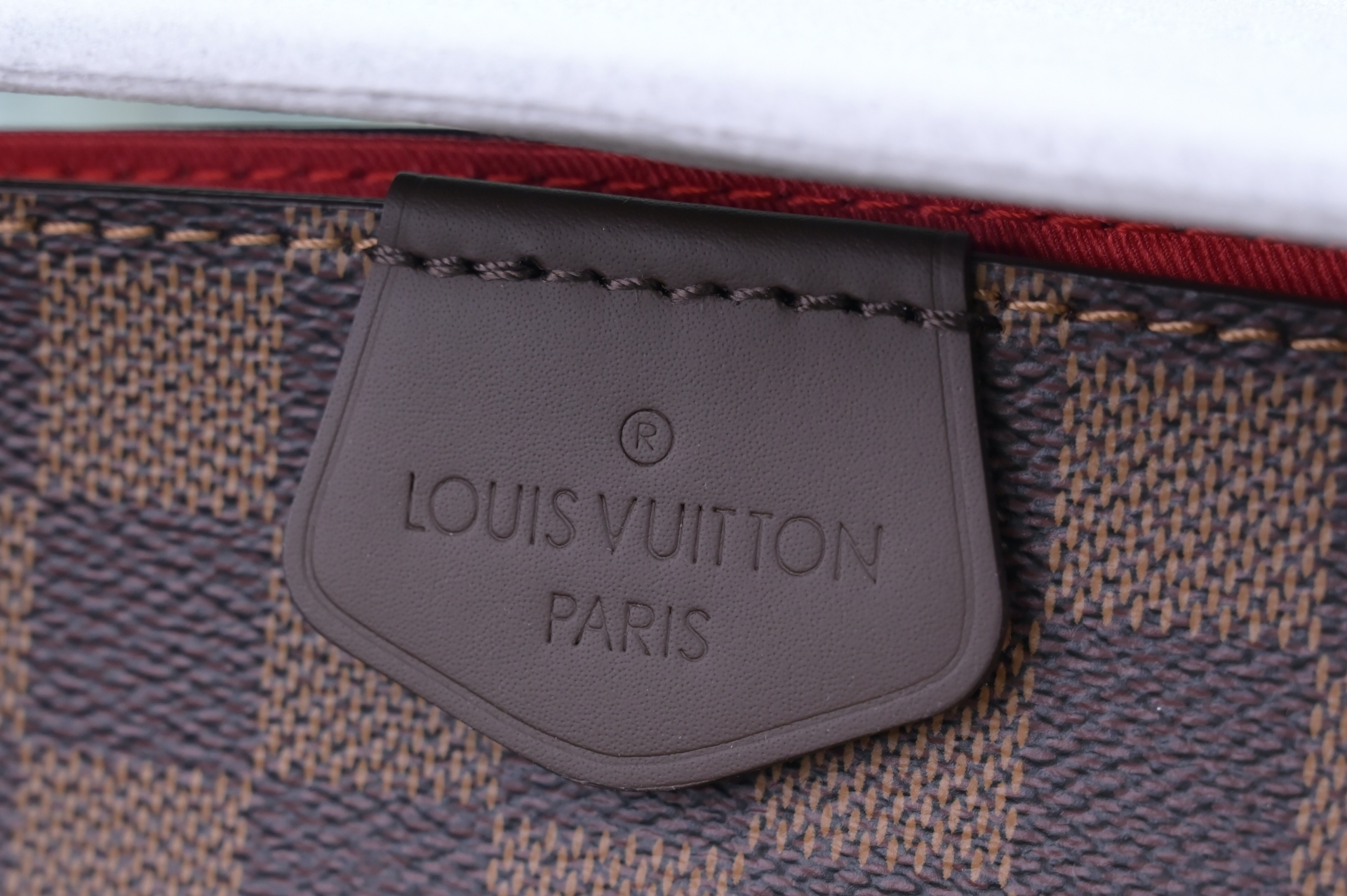 LOUIS VUITTON