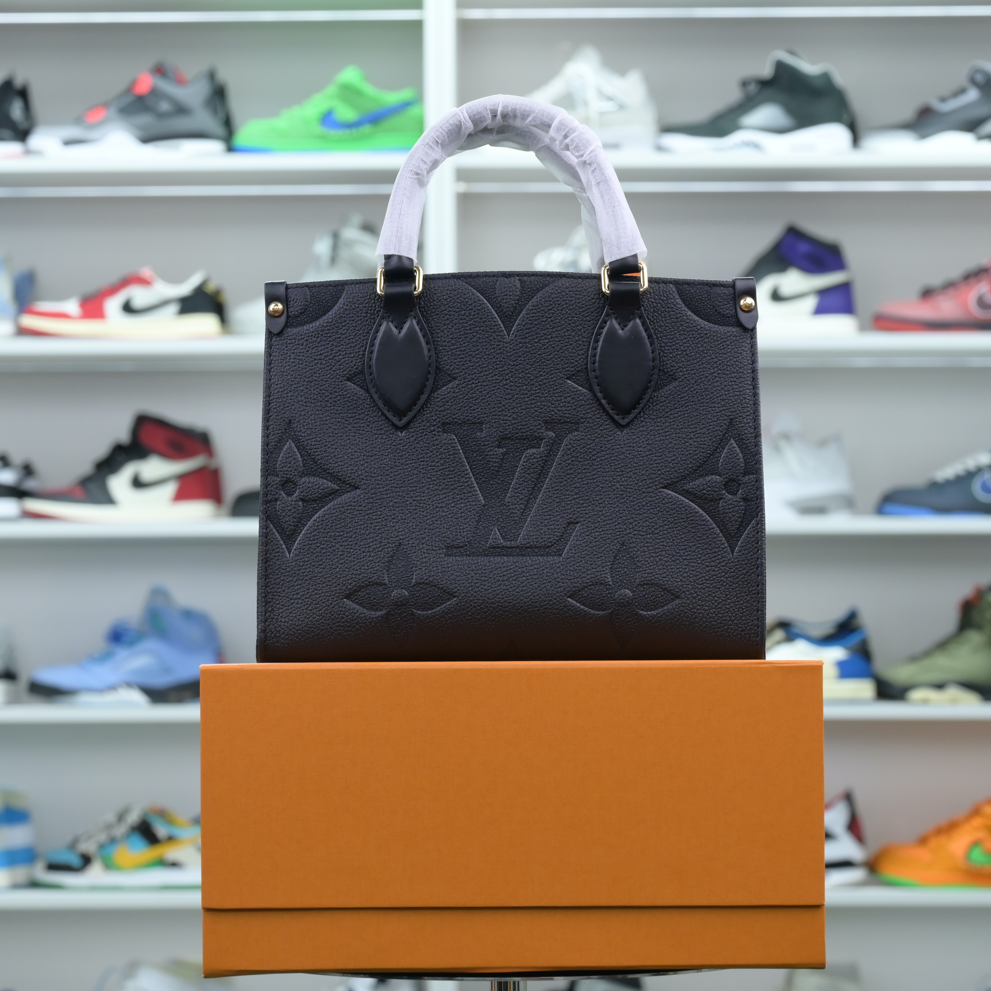 LOUIS VUITTON