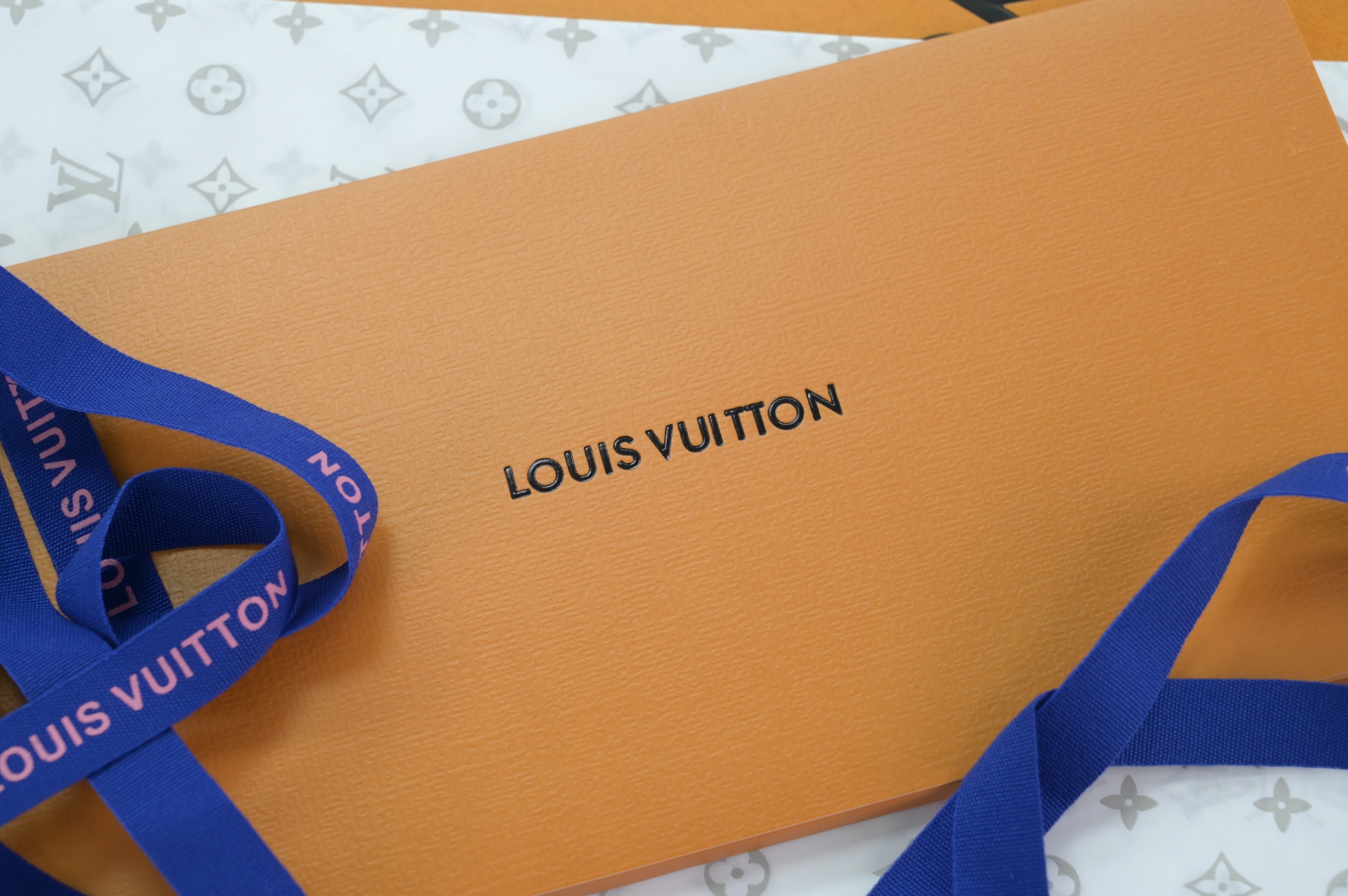 LOUIS VUITTON