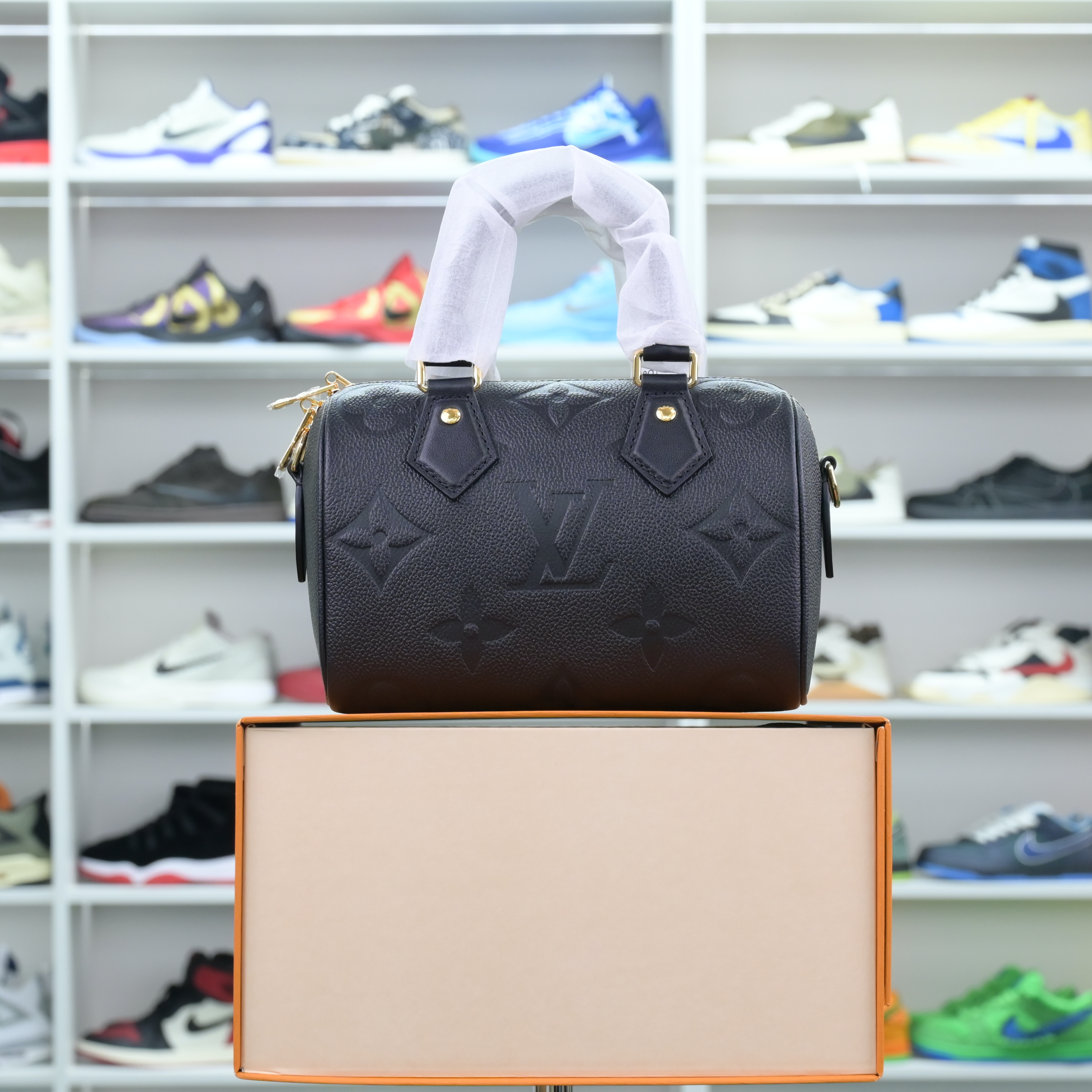 LOUIS VUITTON
