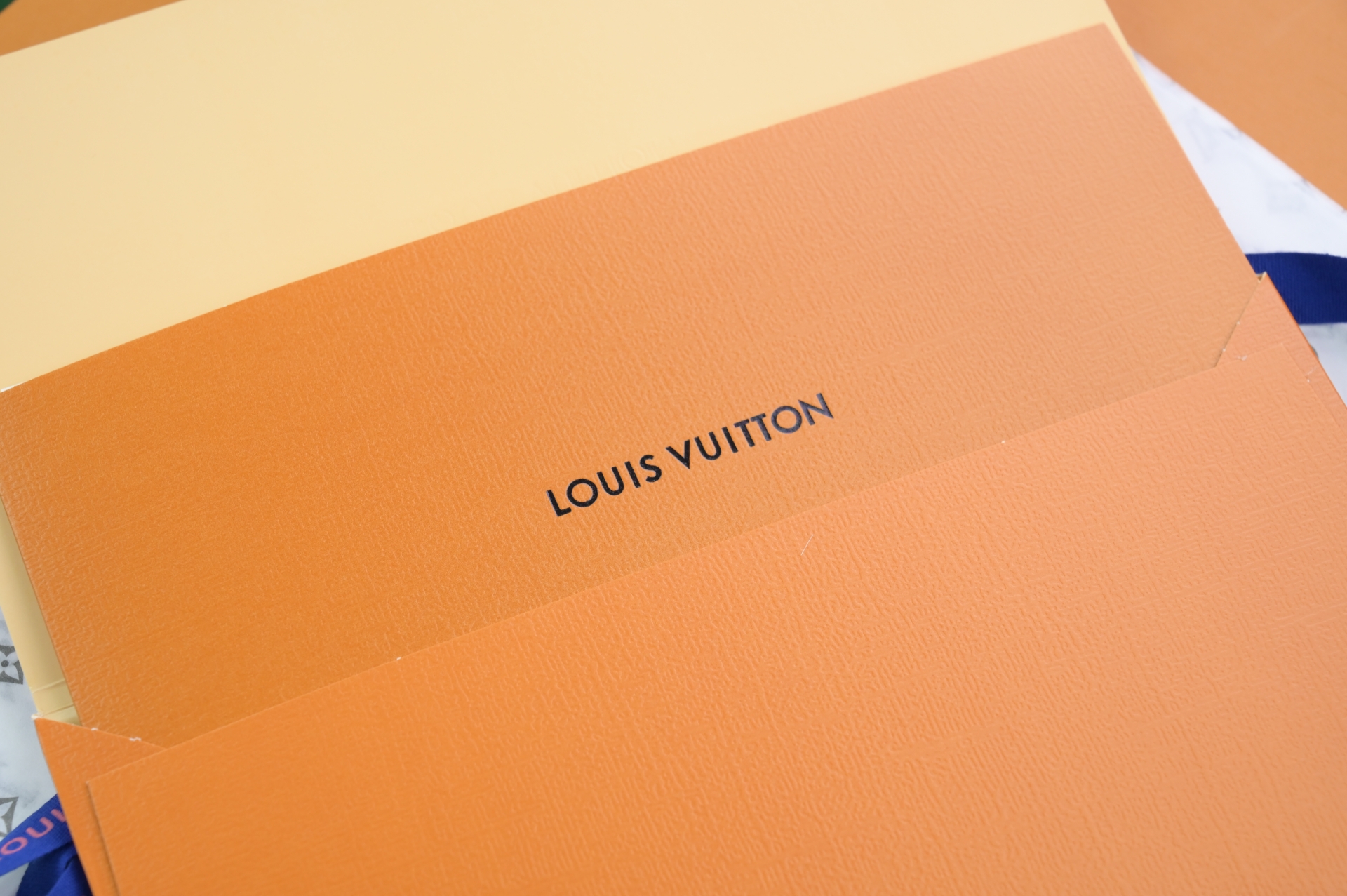 LOUIS VUITTON