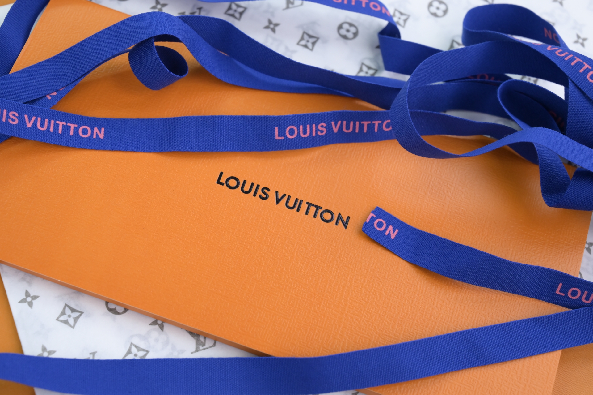 LOUIS VUITTON