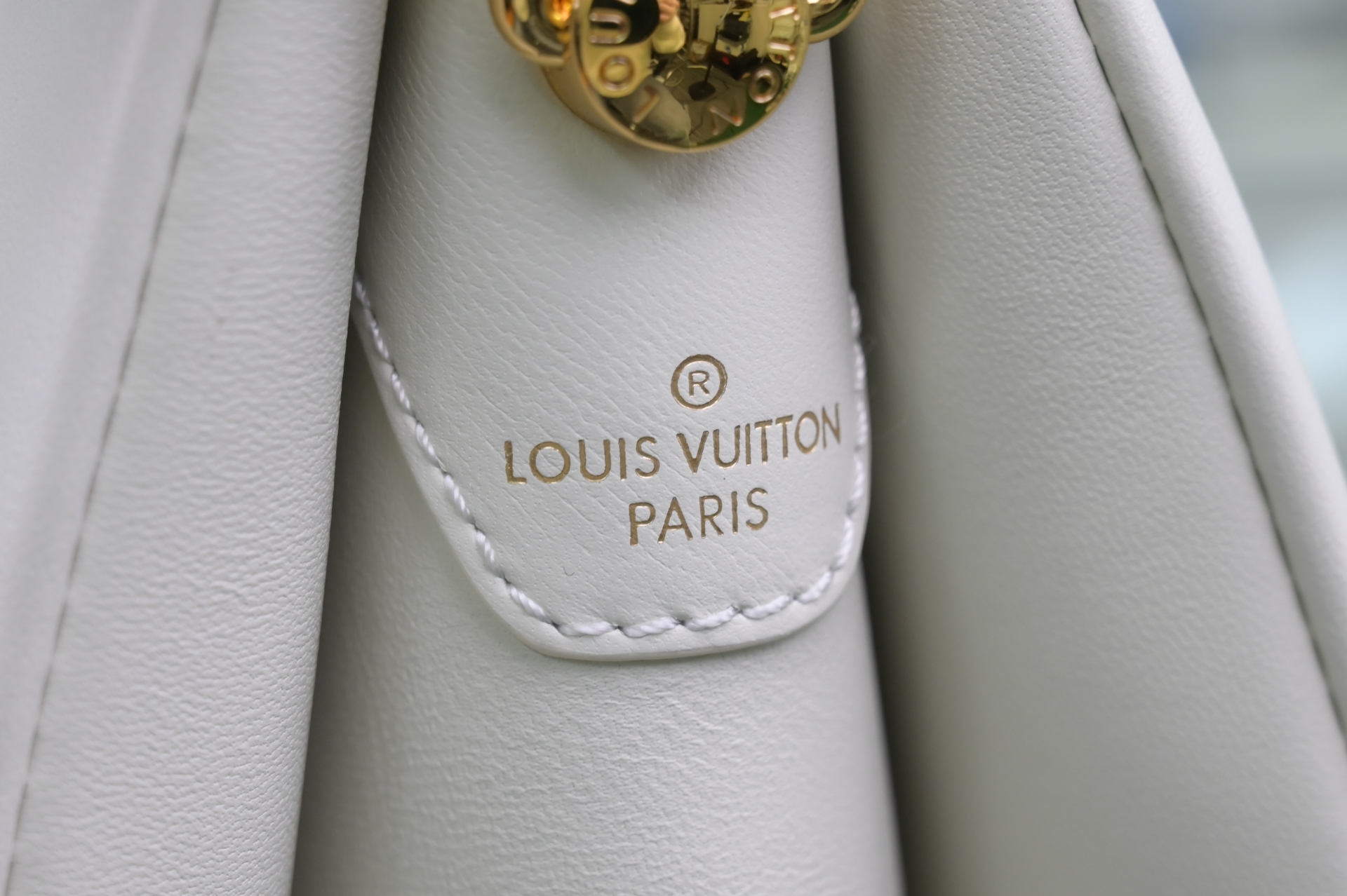 LOUIS VUITTON