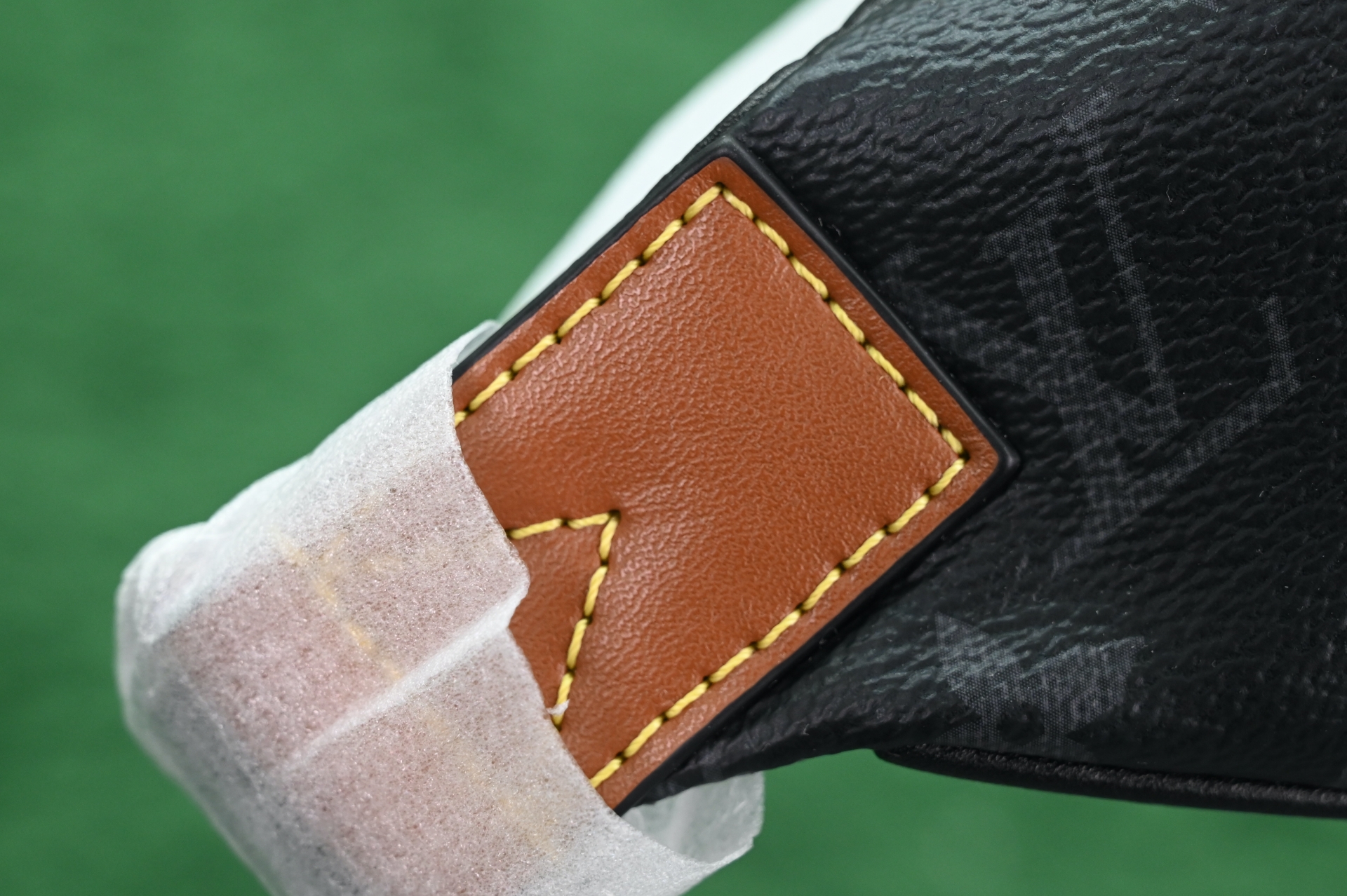 LOUIS VUITTON Discovery