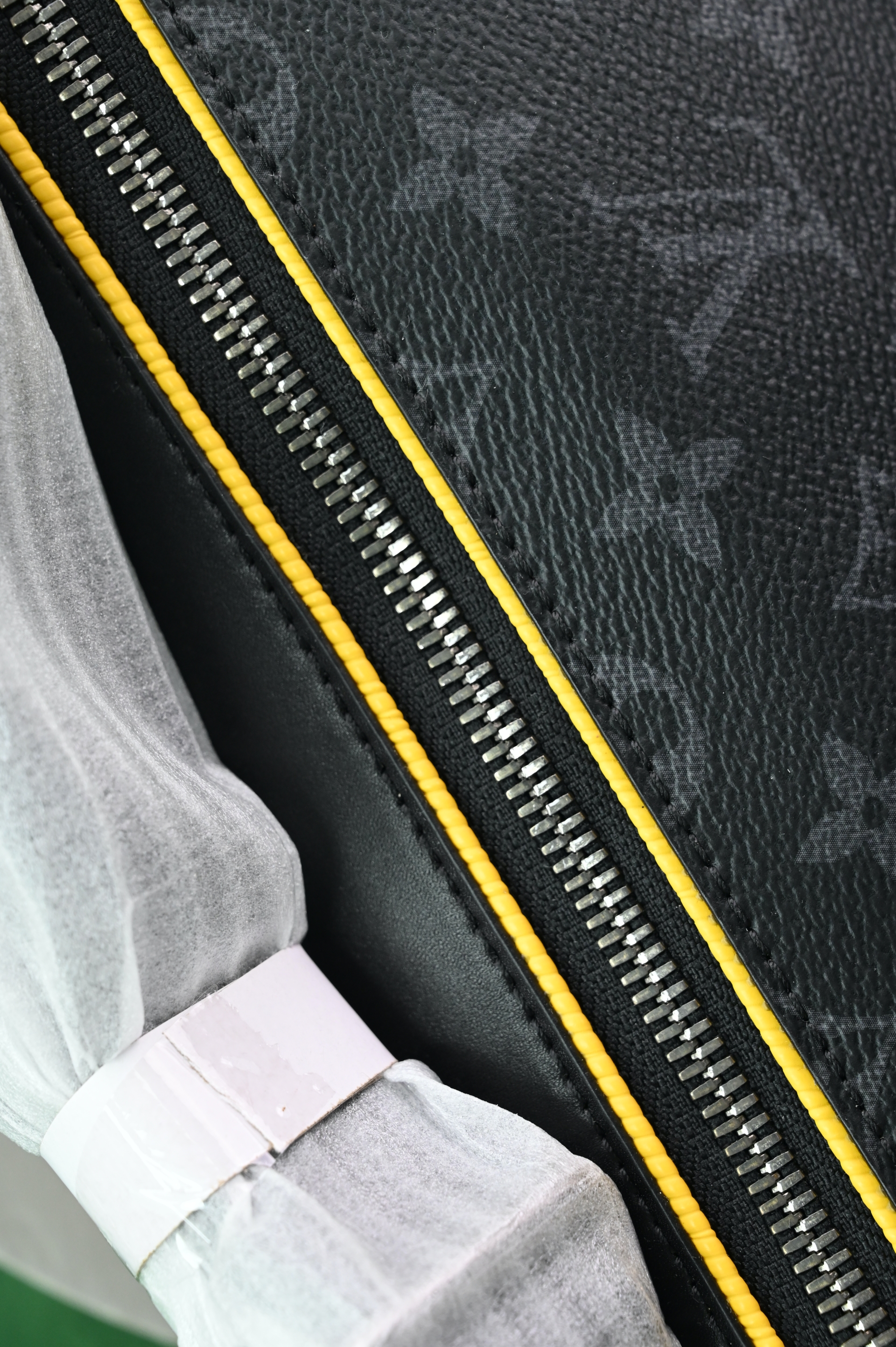 LOUIS VUITTON Discovery