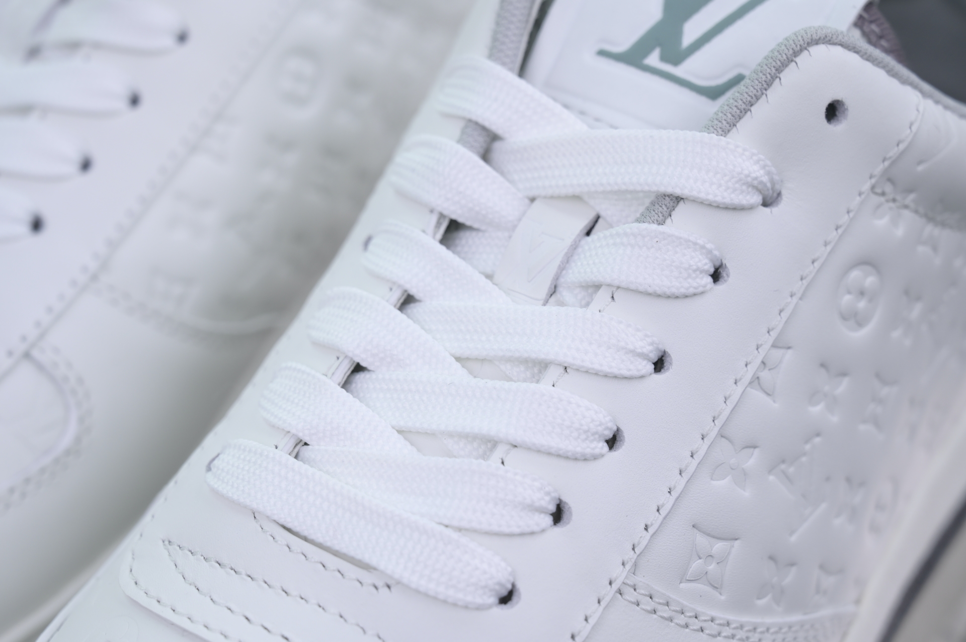 LOUIS VUITTON Rivoli