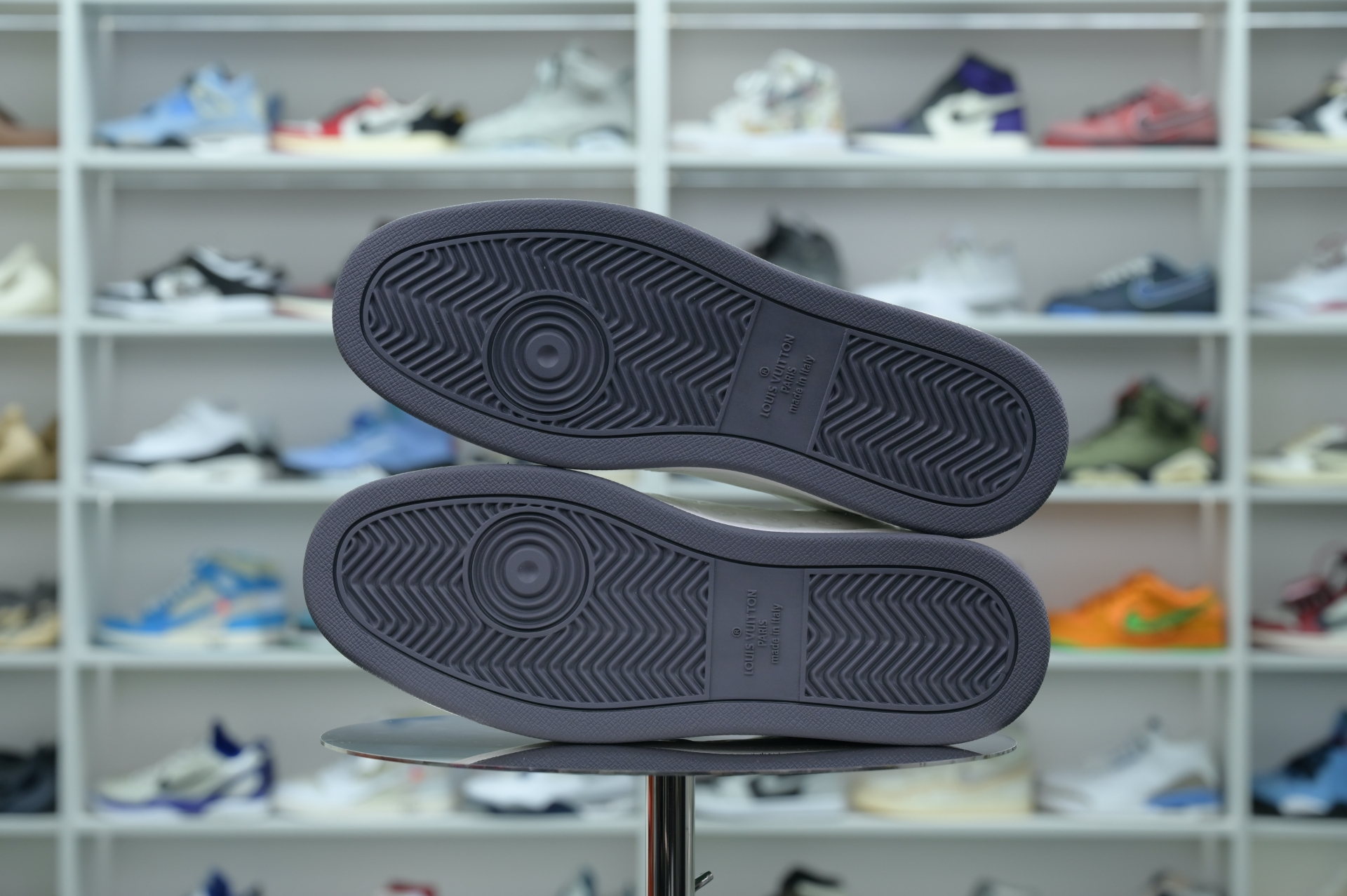 LOUIS VUITTON Rivoli