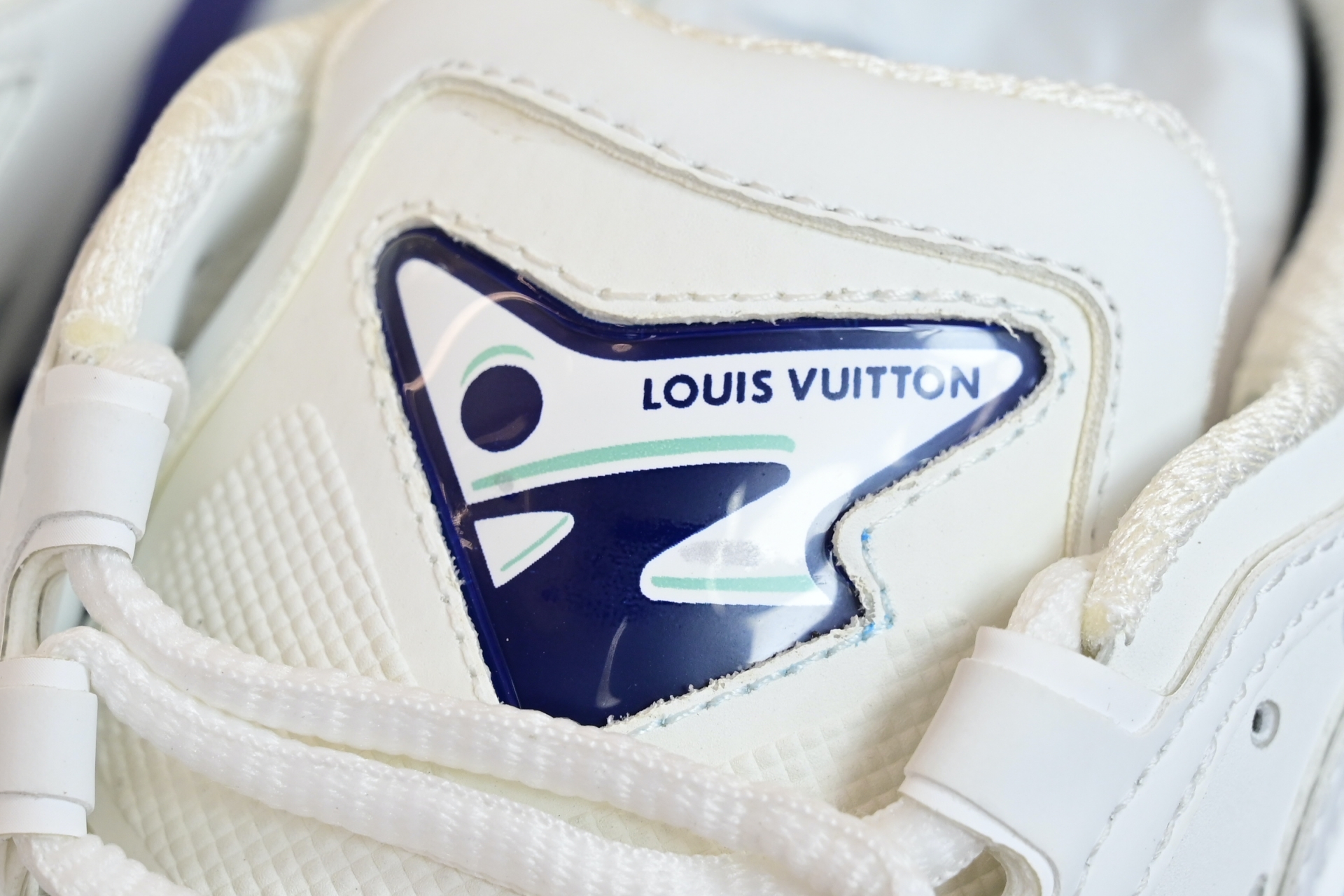 LOUIS VUITTON