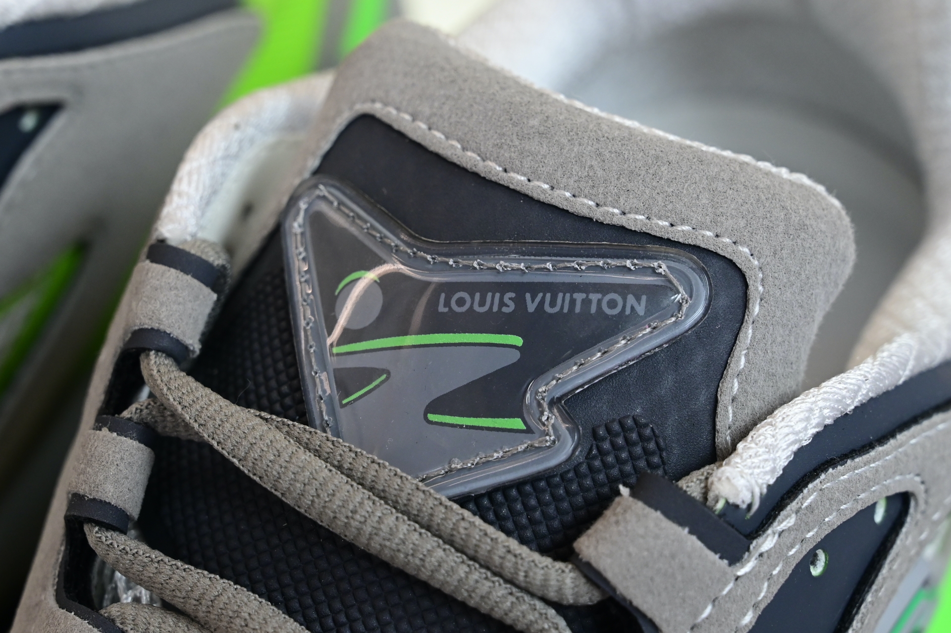 LOUIS VUITTON
