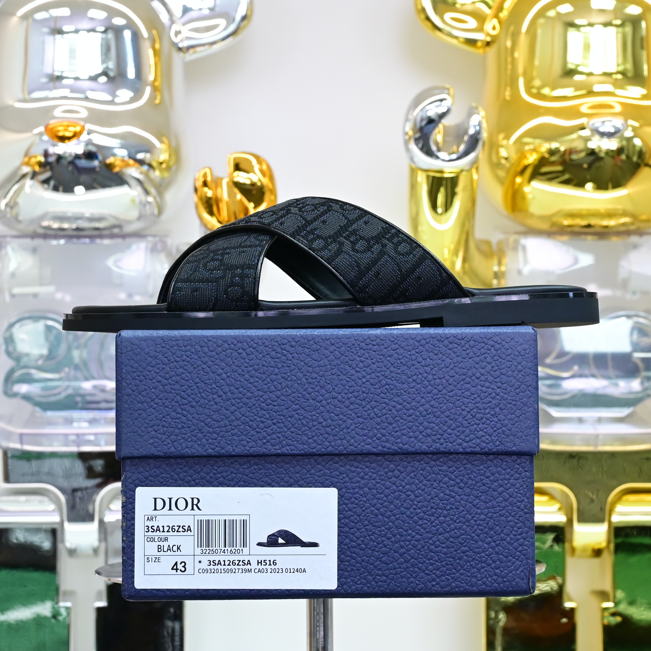 DIOR