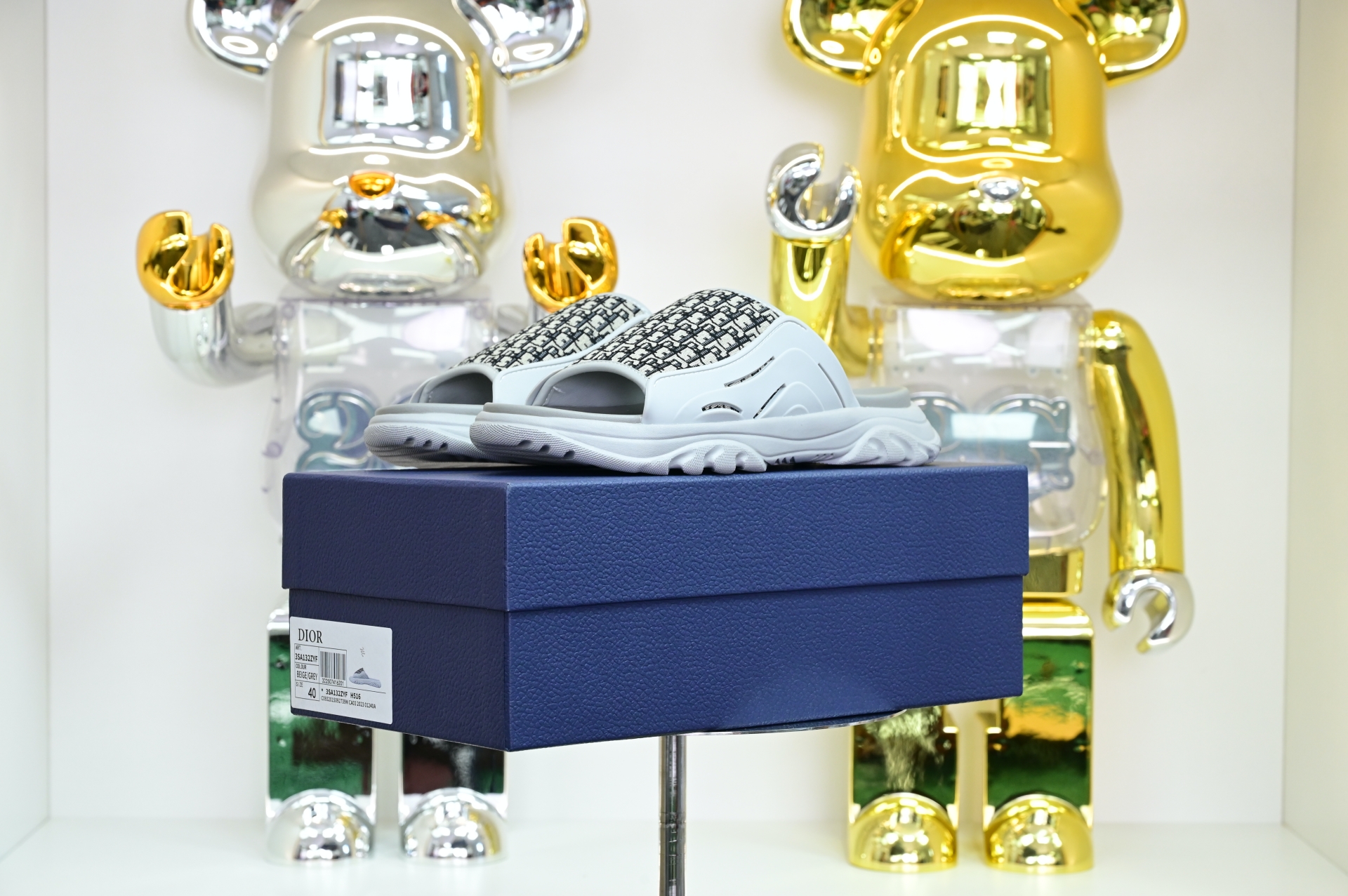 DIOR
