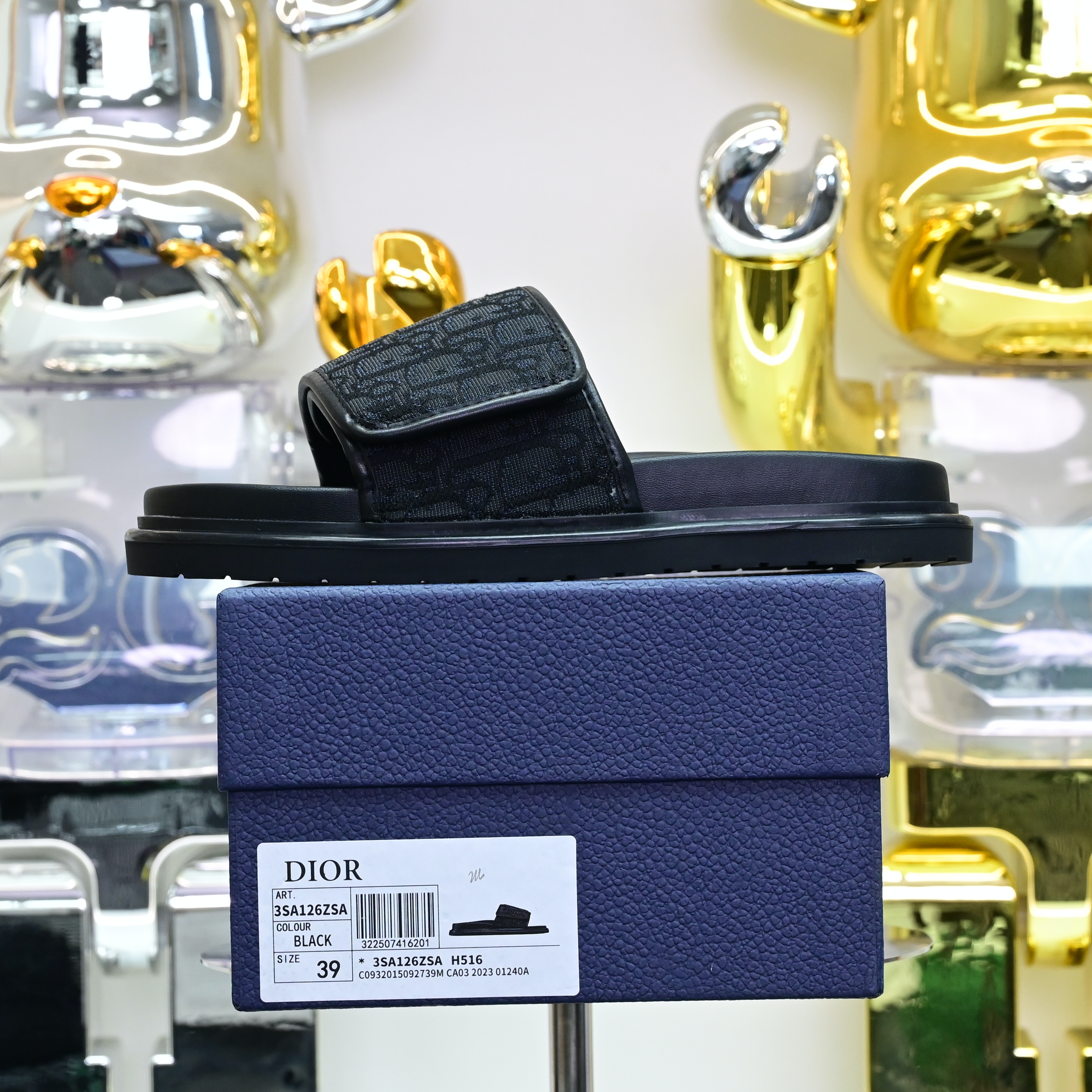 DIOR