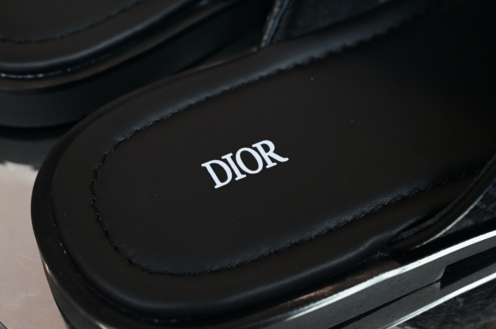 DIOR