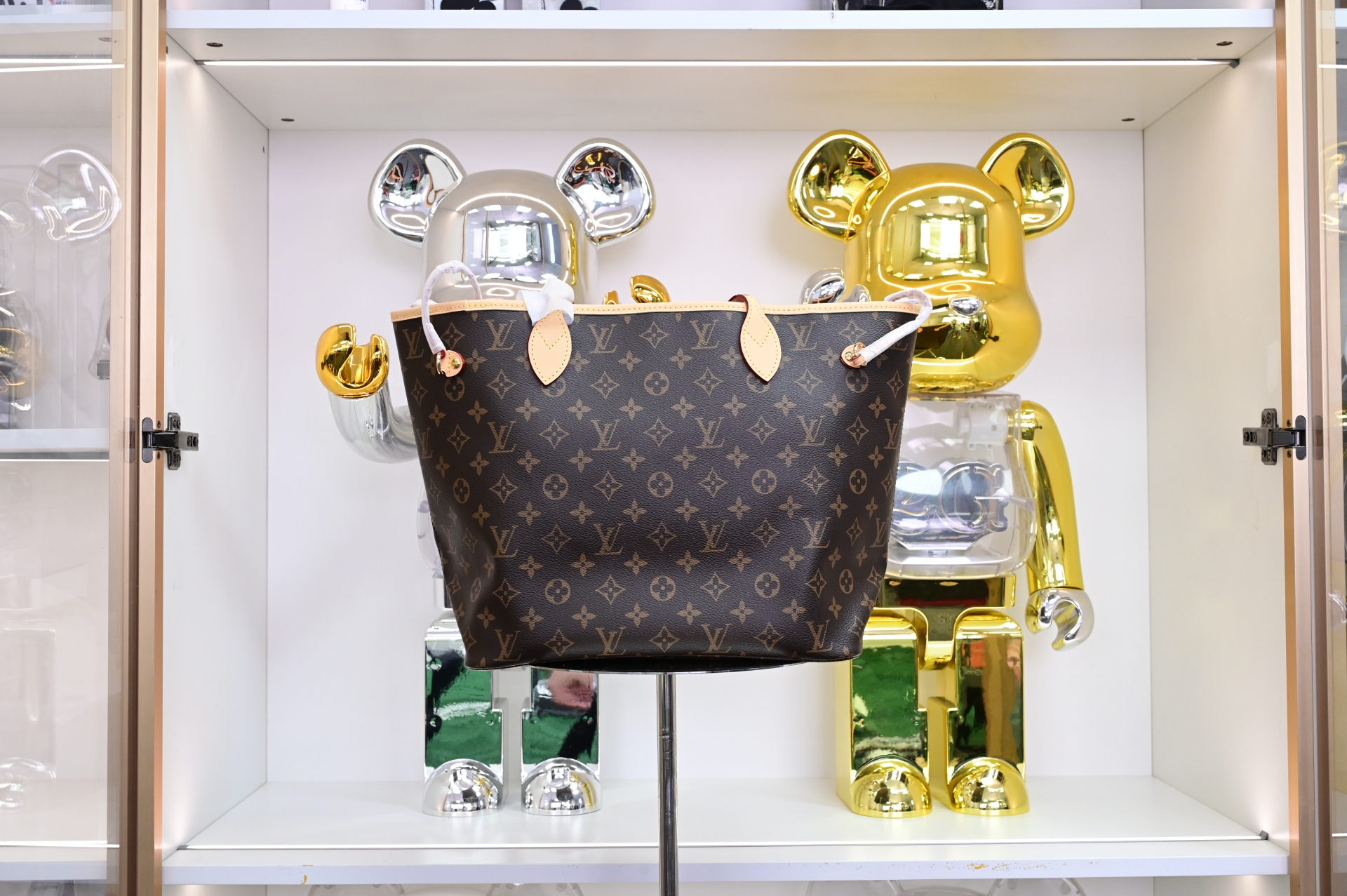 Louis Vuitton LV
