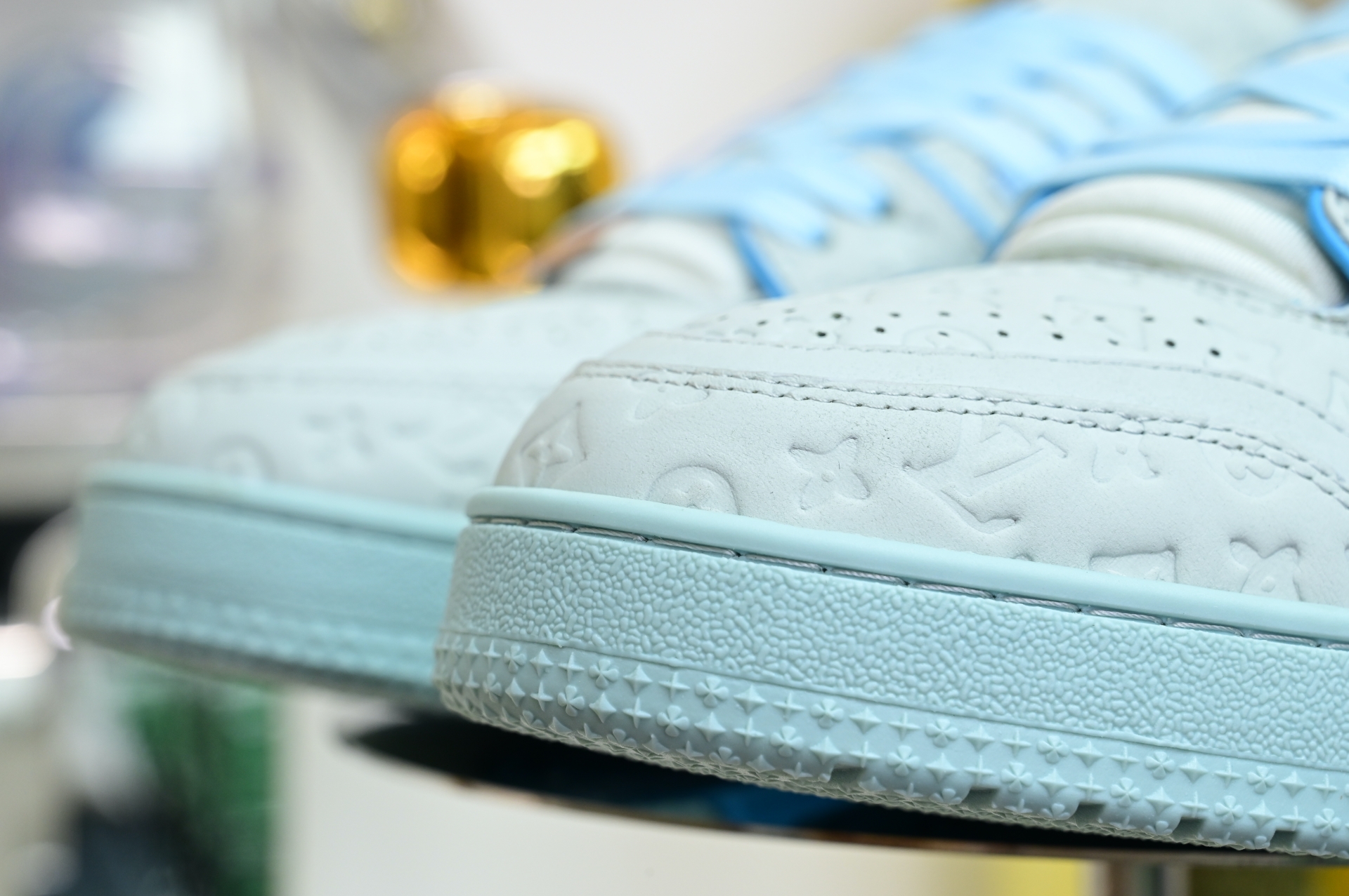 Louis Vuitton  LV   Trainer