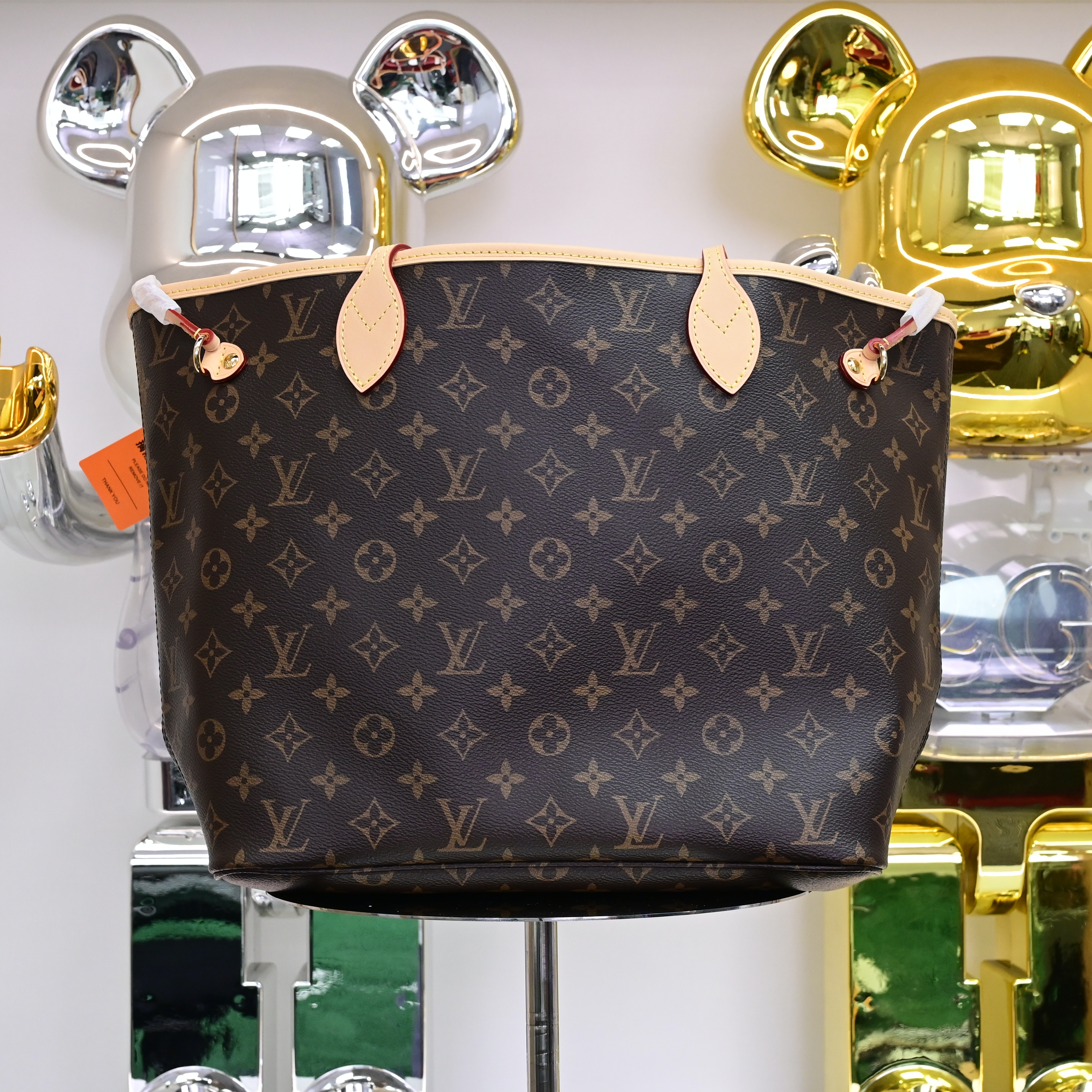 Louis Vuitton LV
