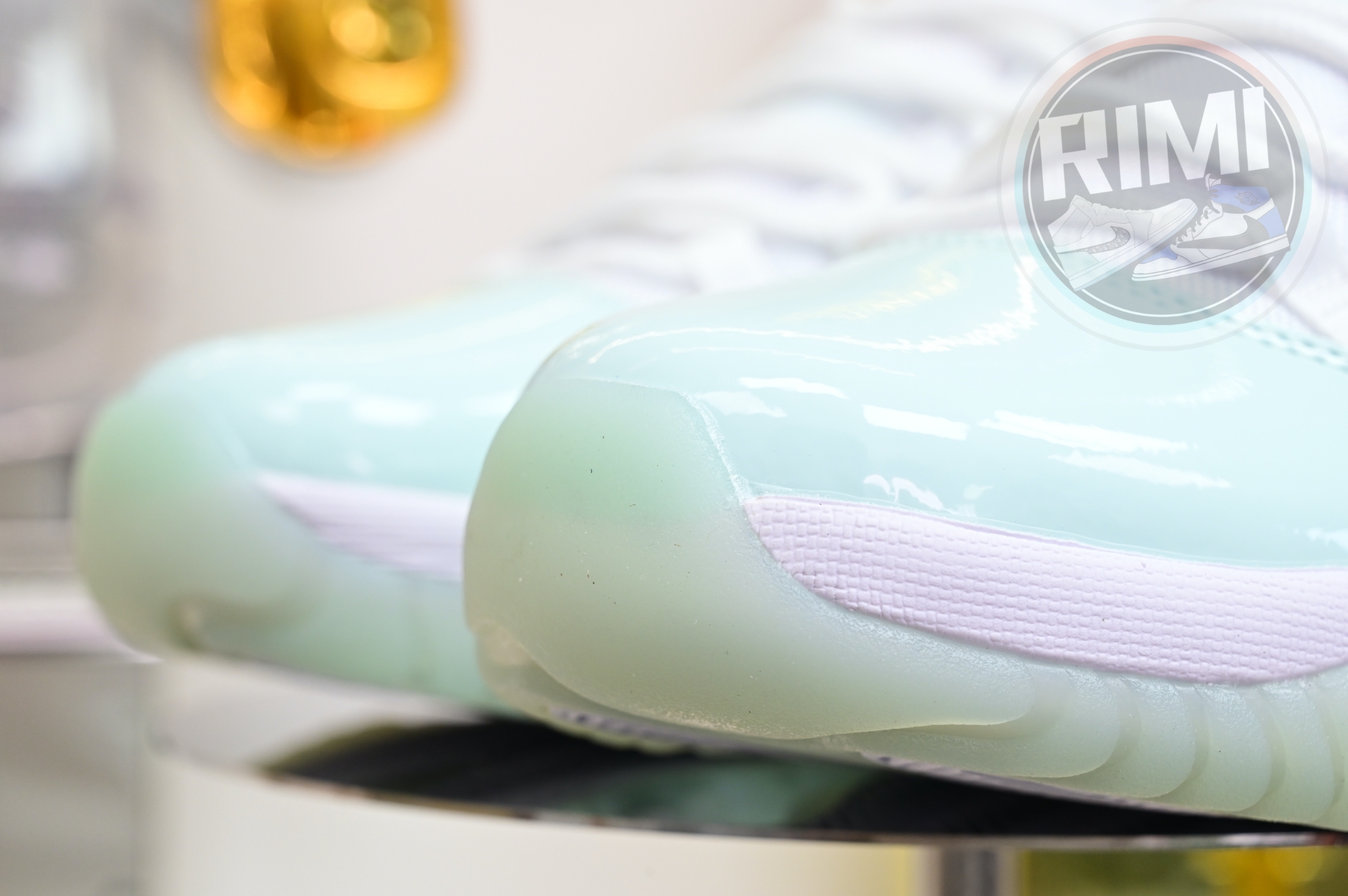 Air Jordan 11 LOW  AH7860-103