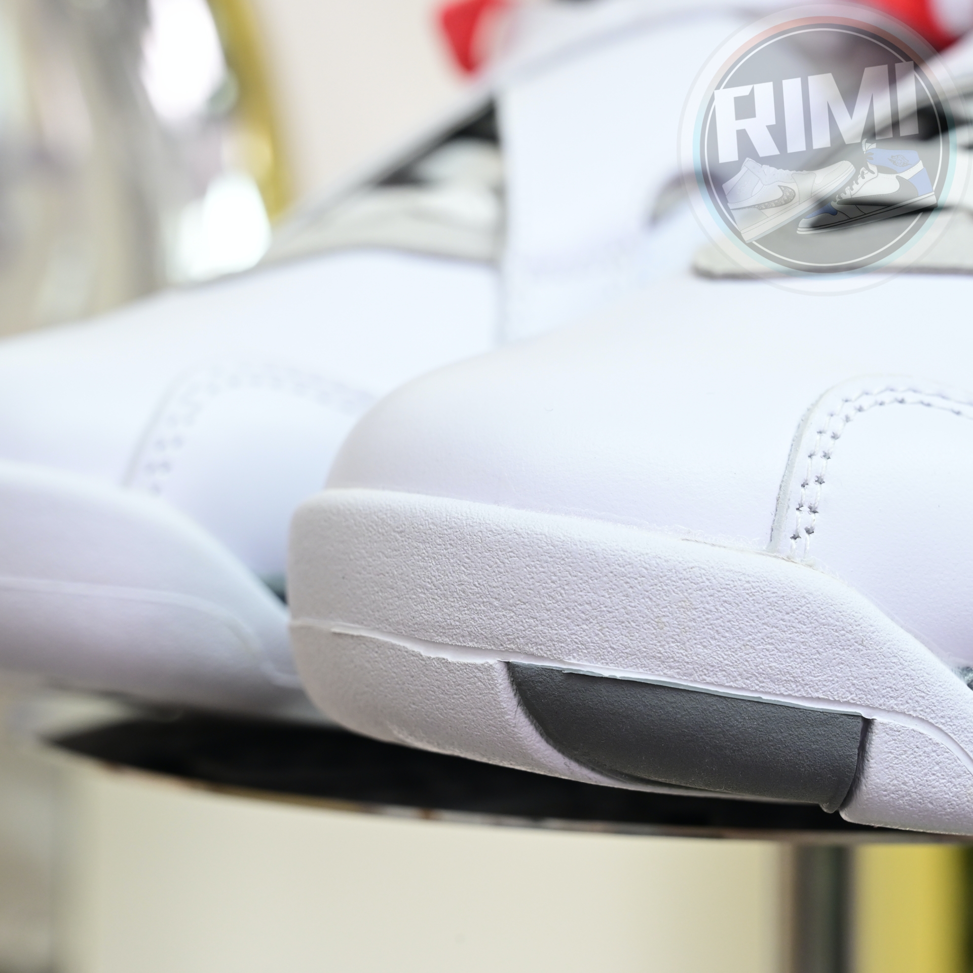 Air Jordan 8 Retro Bugs Bunny  305381-103