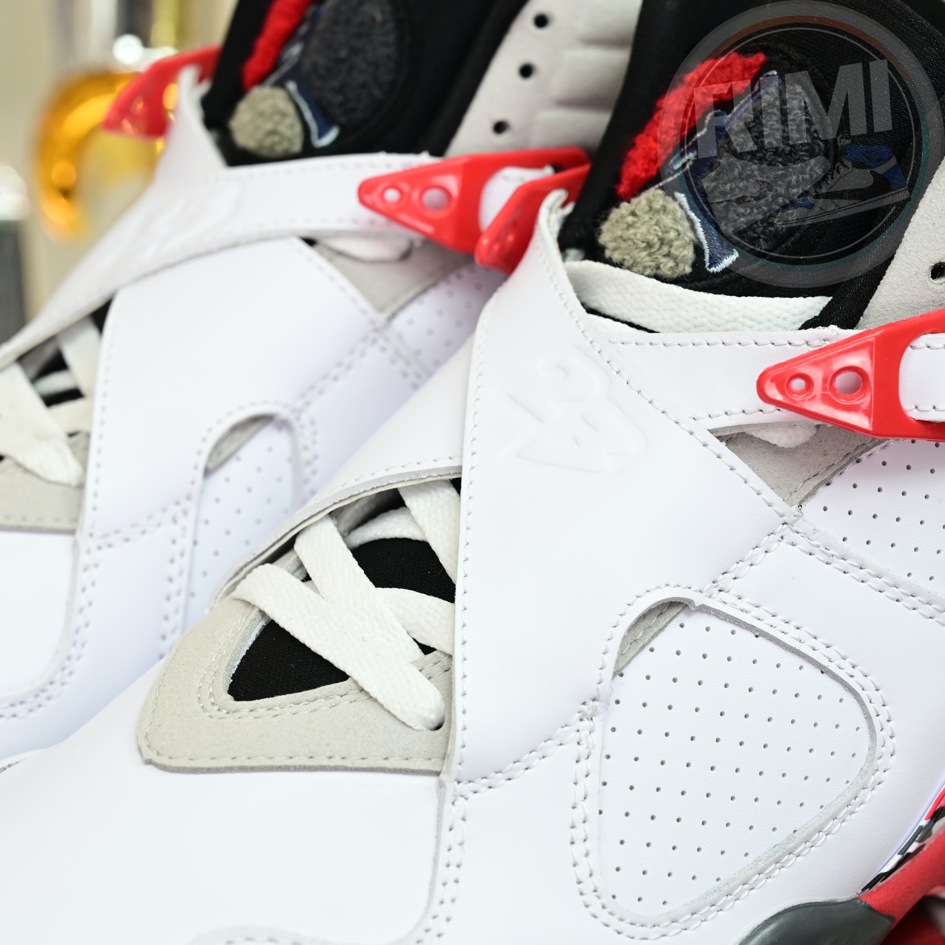 Air Jordan 8 Retro Bugs Bunny  305381-103