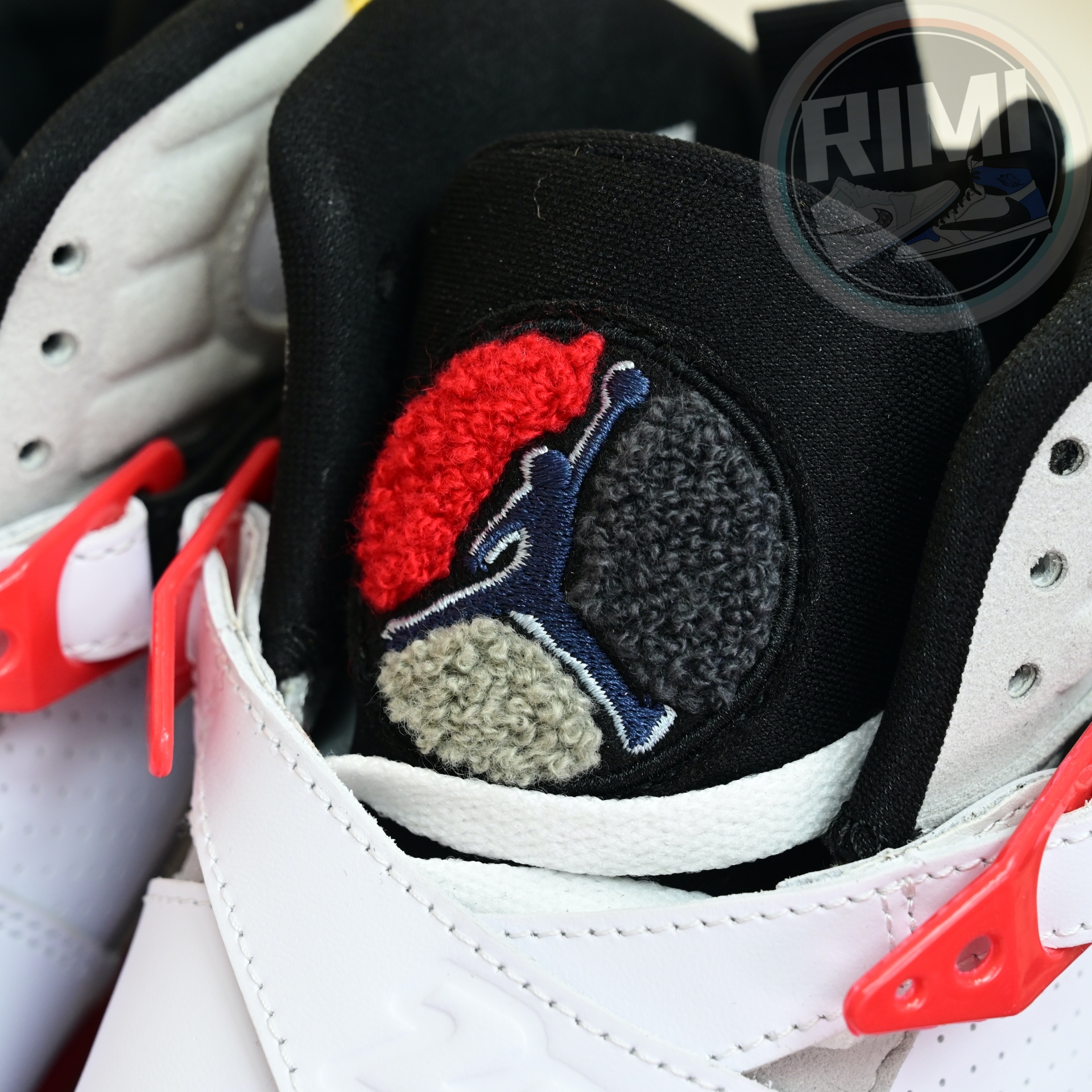 Air Jordan 8 Retro Bugs Bunny  305381-103