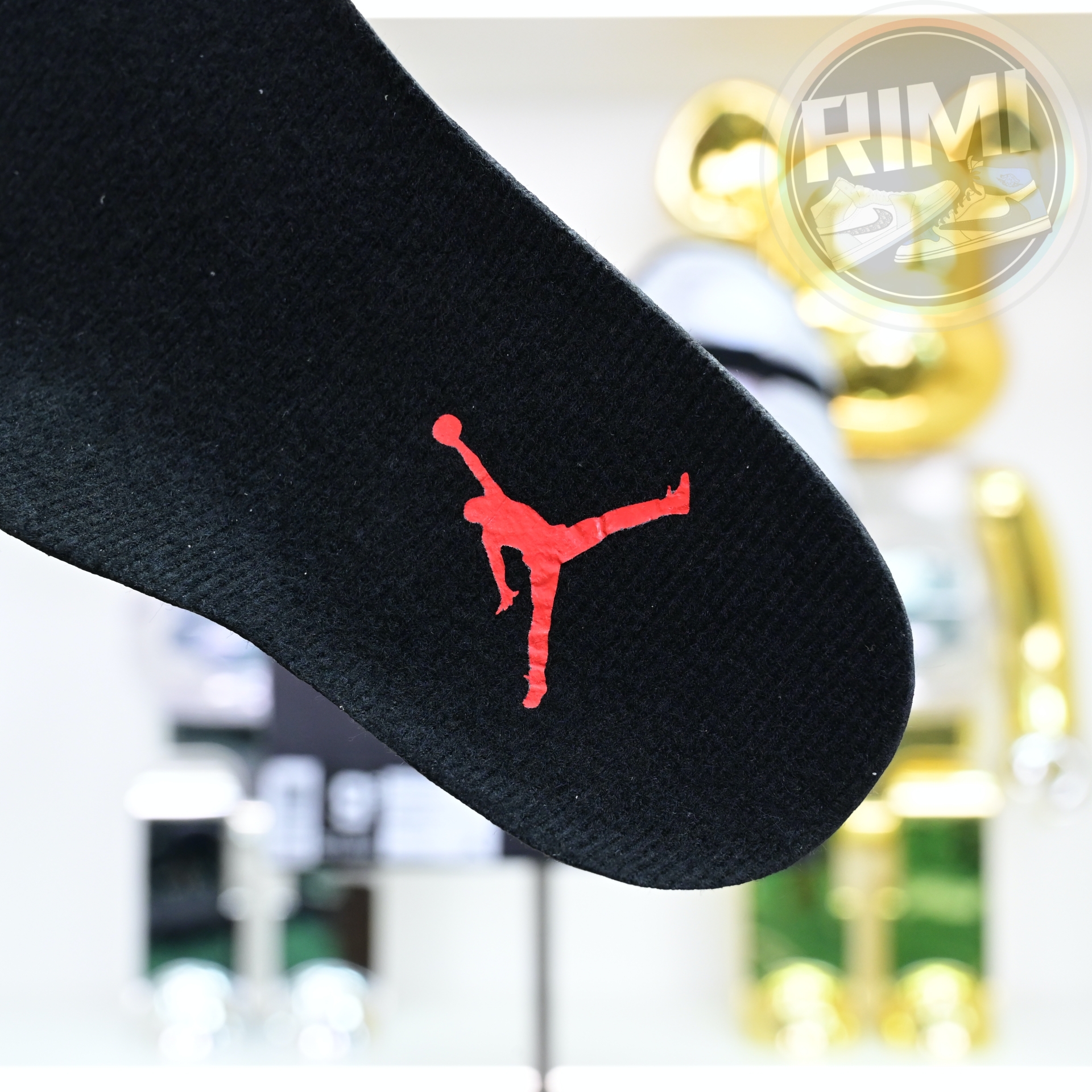 Air Jordan 8 Retro Bugs Bunny  305381-103