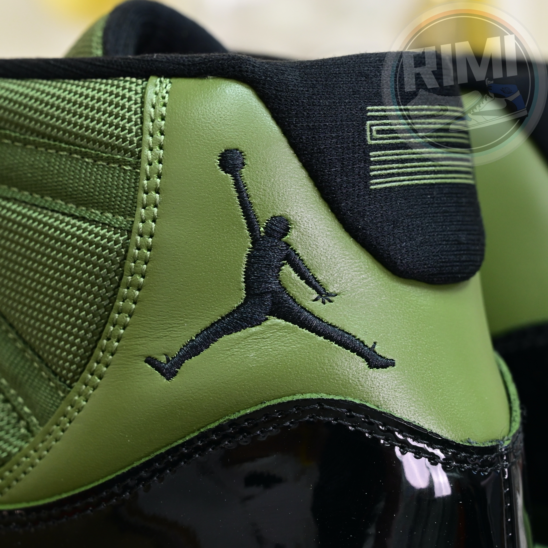 Air Jordan 11  RETRO CT8012-300